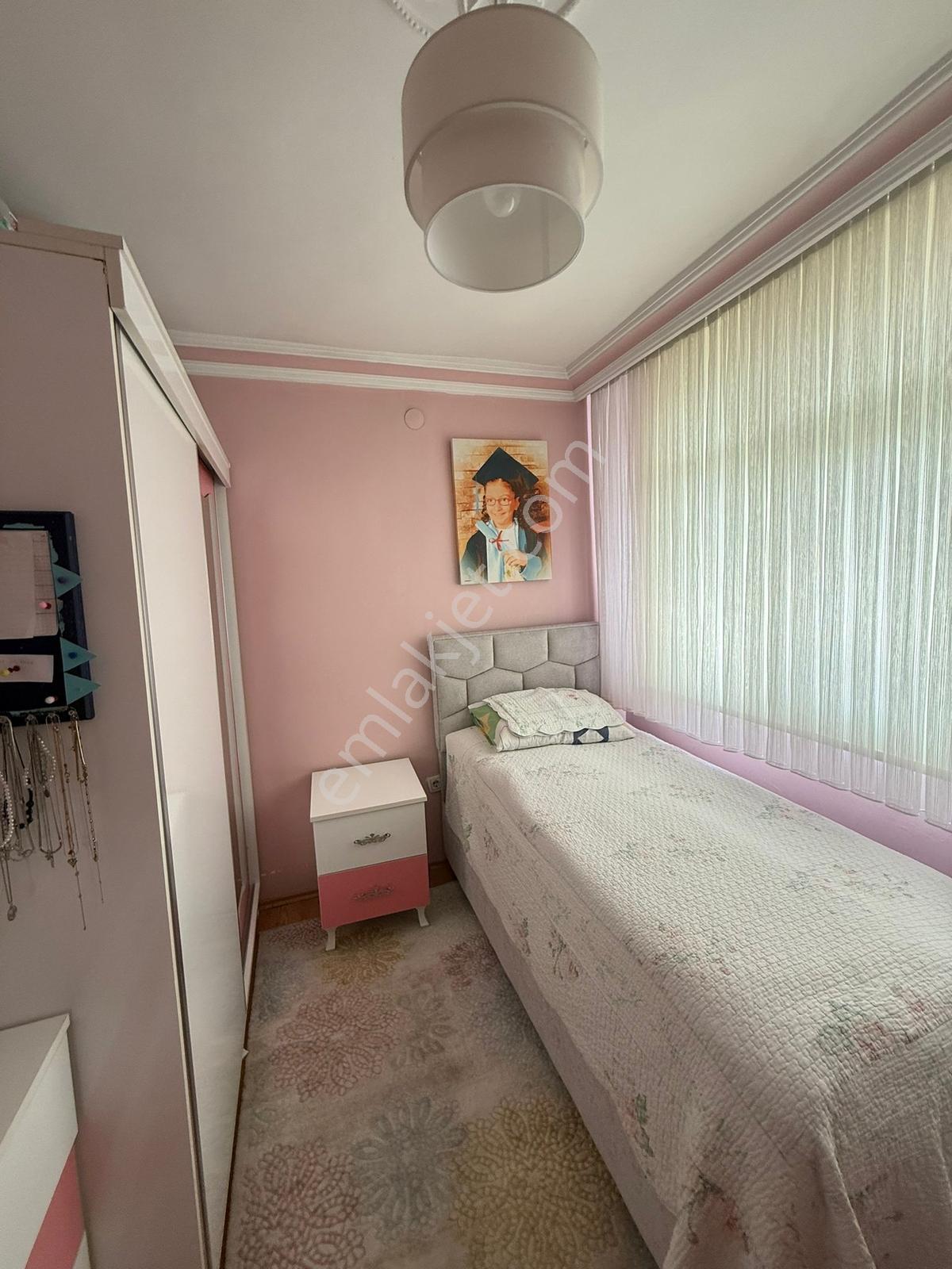 3 Katlı Müstakil Ev -katlar 85 M2 , Toplam 255 M2 + 100 M2 Bahçe — fotoğraf 31