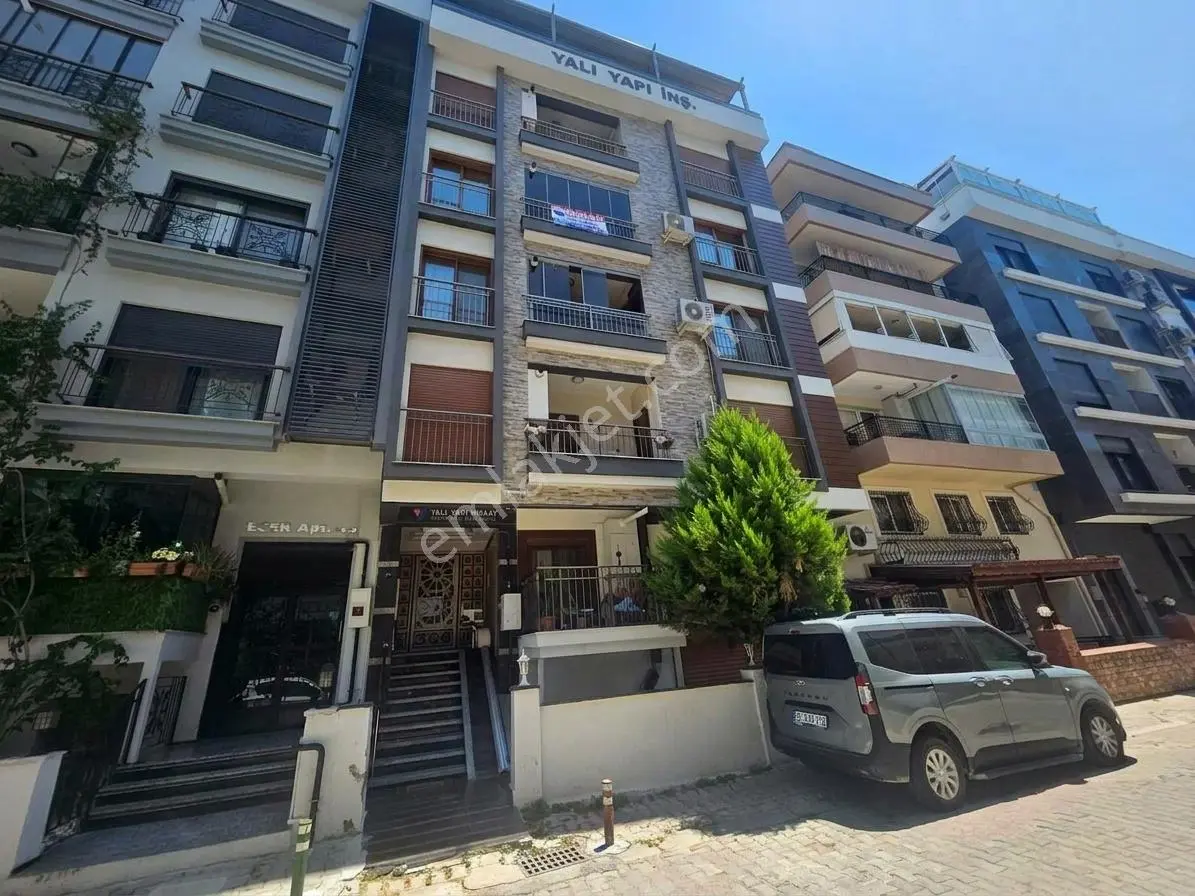 Karşıyaka Yalı Mahallesi 3+1den 2+1e Çevrilmiş Satılık Daire — fotoğraf 2