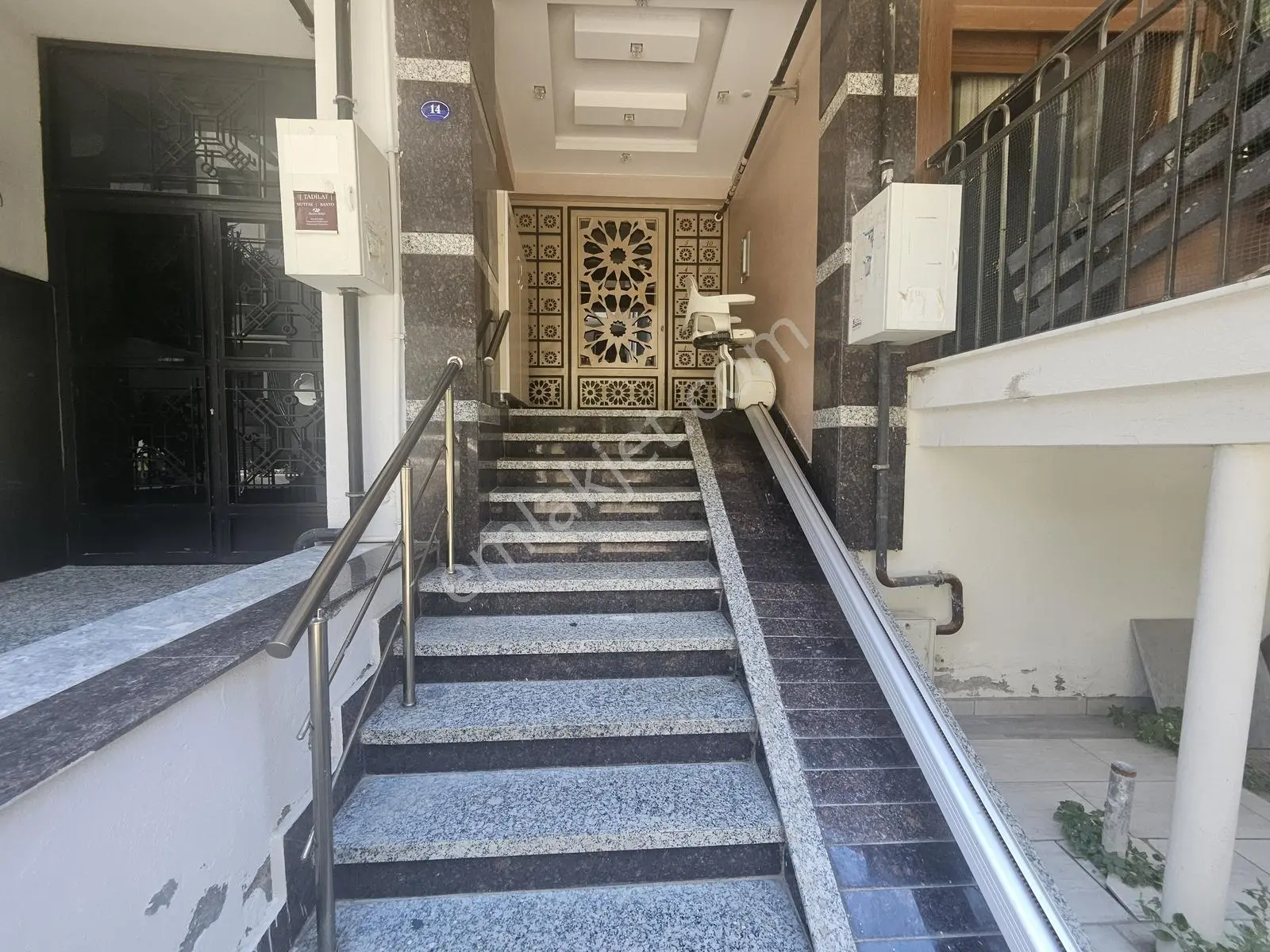 Karşıyaka Yalı Mahallesi 3+1den 2+1e Çevrilmiş Satılık Daire — fotoğraf 4