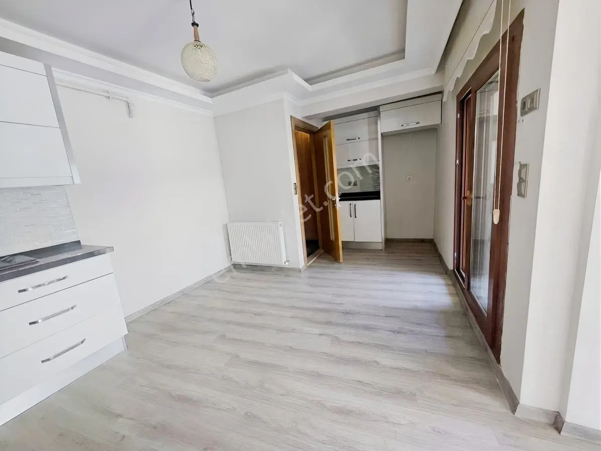 Karşıyaka Yalı Mahallesi 3+1den 2+1e Çevrilmiş Satılık Daire — fotoğraf 14