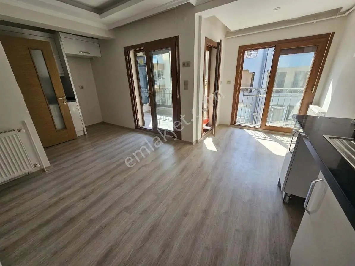 Karşıyaka Yalı Mahallesi 3+1den 2+1e Çevrilmiş Satılık Daire — fotoğraf 15