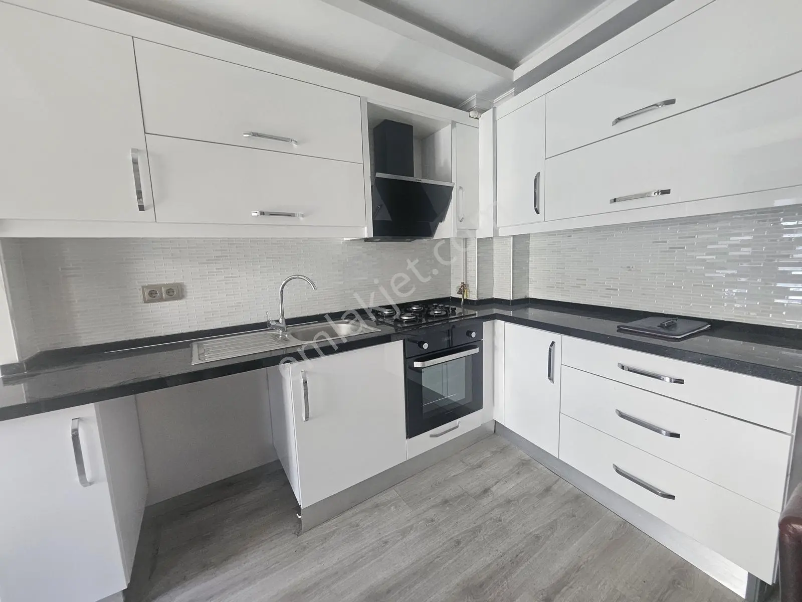 Karşıyaka Yalı Mahallesi 3+1den 2+1e Çevrilmiş Satılık Daire — fotoğraf 16