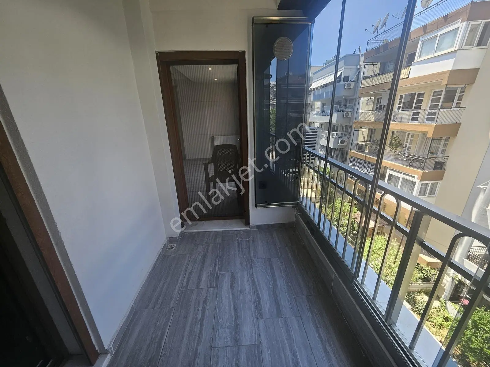 Karşıyaka Yalı Mahallesi 3+1den 2+1e Çevrilmiş Satılık Daire — fotoğraf 18
