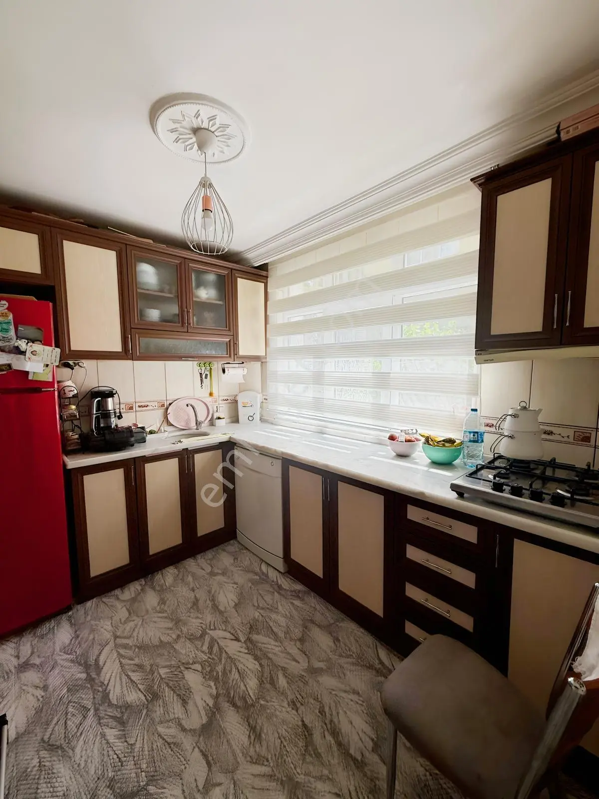 3 Katlı Müstakil Ev - Katlar 85 M2 ,toplam 255 M2 + 100 M2 Bahçe — fotoğraf 9