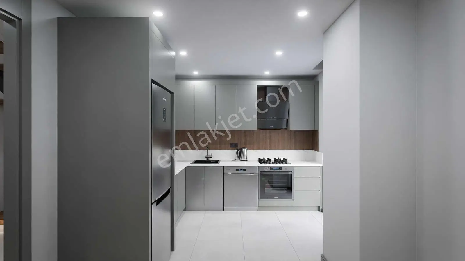 Bahçelievler Mah. 3+1 Ara Kat 120M² Daire