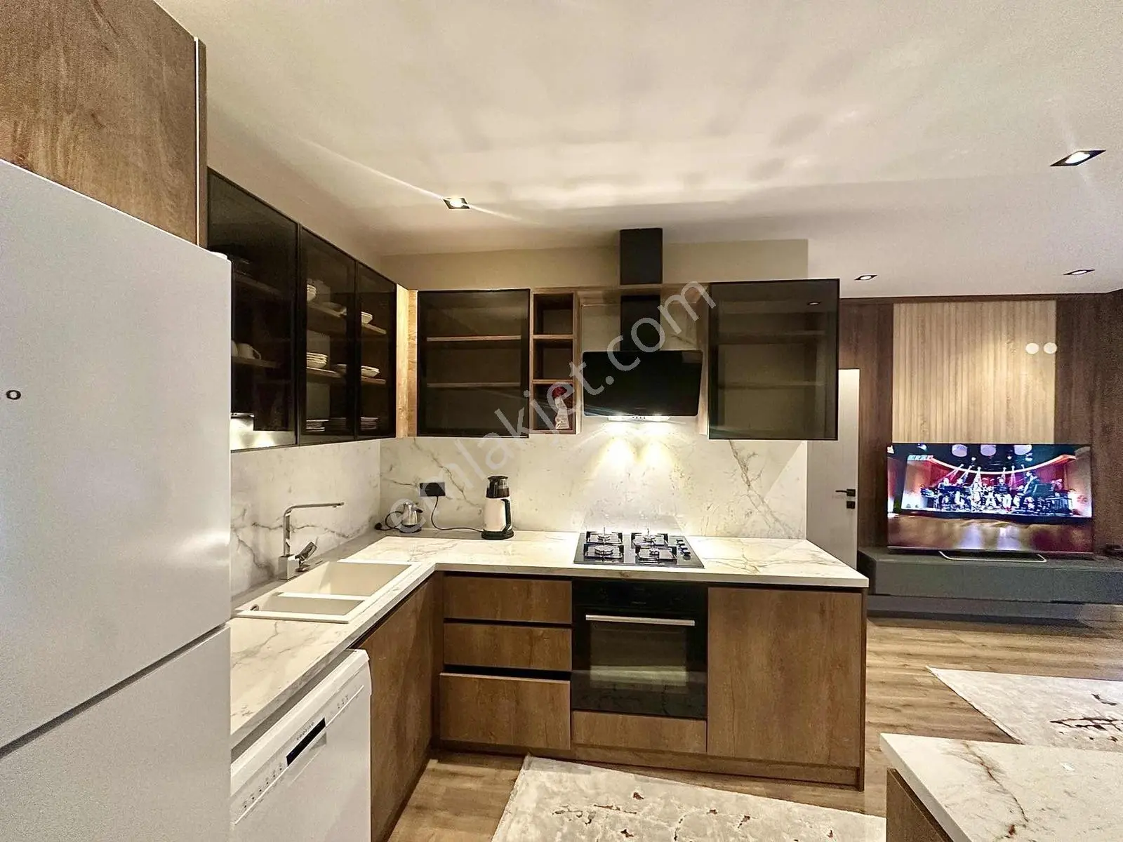 Bahçe Kullanım Alanlı 80m² 1+1 Lüks Daire — fotoğraf 6