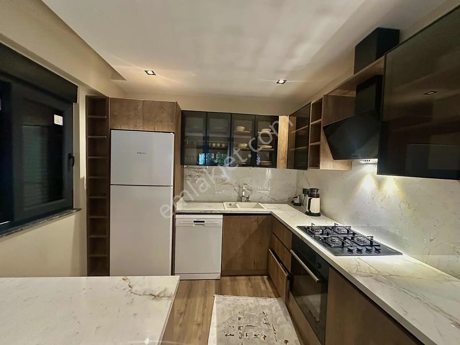 Bahçe Kullanım Alanlı 80m² 1+1 Lüks Daire — fotoğraf 8