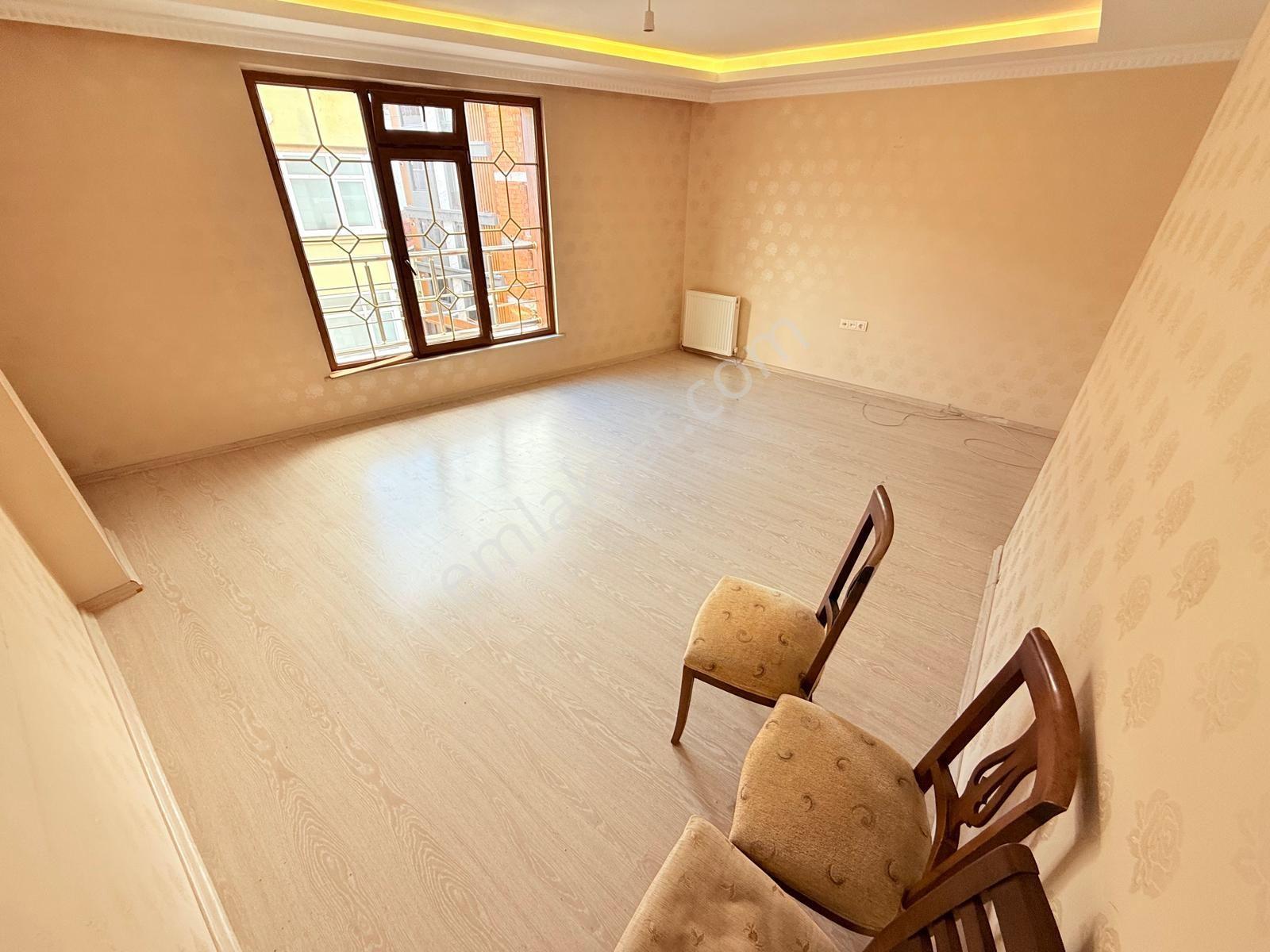 Pusula İnş'tan U.mumcu Mah 3+1 120m2 Köşe Başı Satılık Ara Kat — fotoğraf 3
