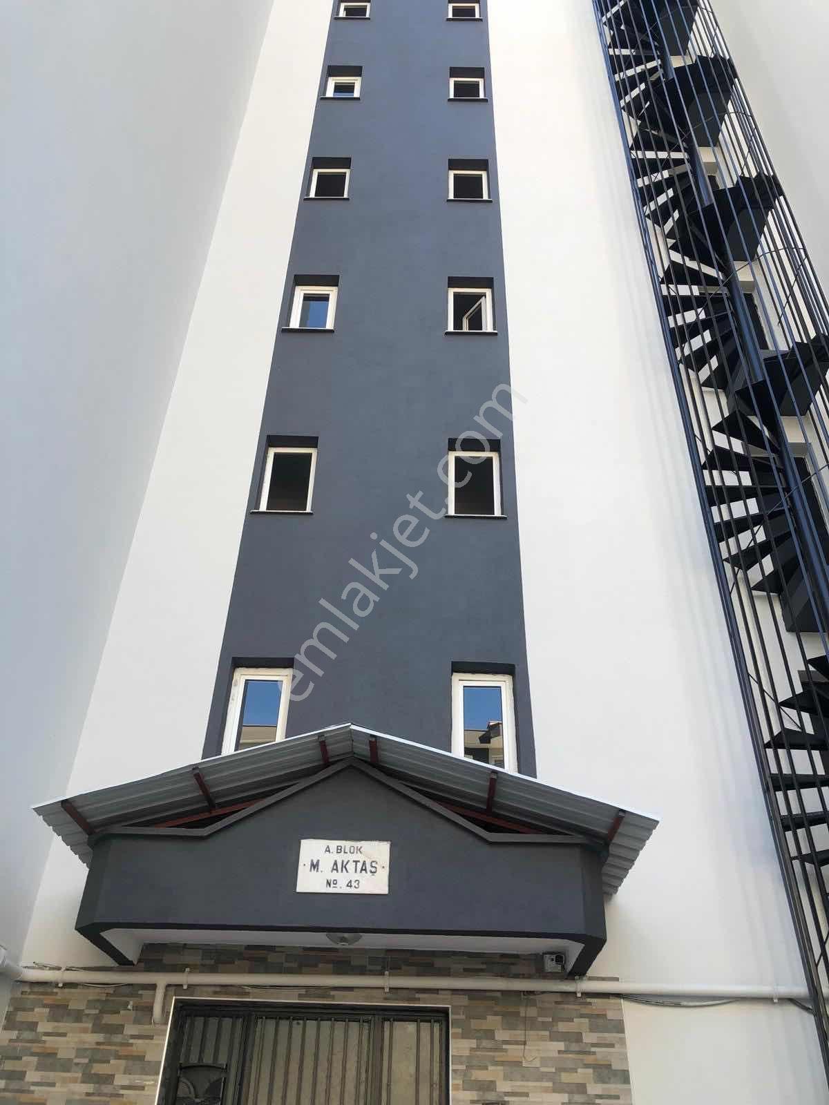 Erzden Kemalpaşa 8.eylül Akkent Sitesinde 135 M² Satılık Daire — fotoğraf 2