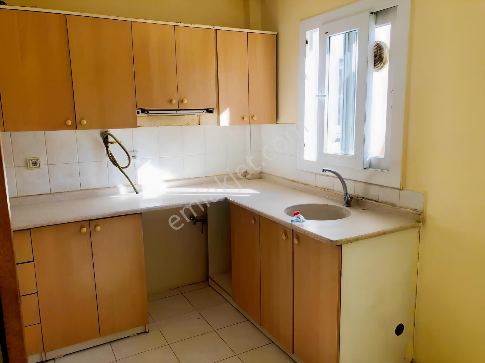 Erzden Kemalpaşa 8.eylül Akkent Sitesinde 135 M² Satılık Daire — fotoğraf 3