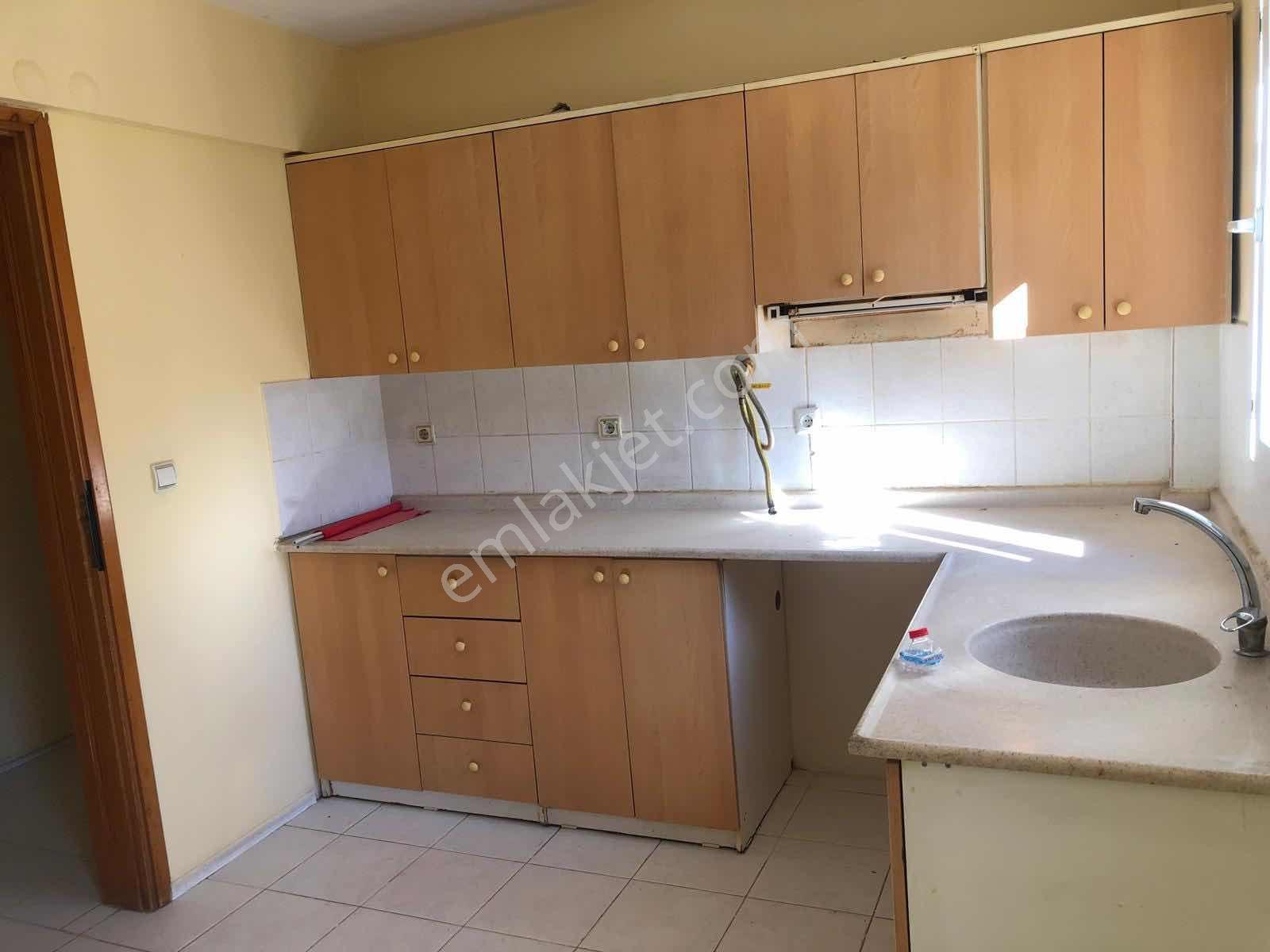 Erzden Kemalpaşa 8.eylül Akkent Sitesinde 135 M² Satılık Daire — fotoğraf 4