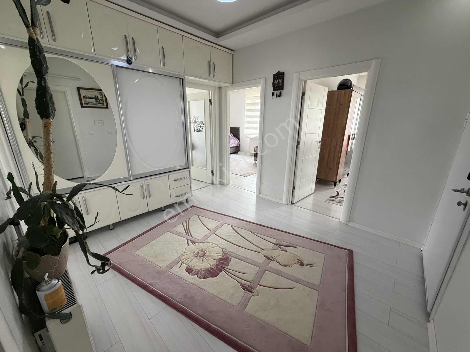 Liva Gayrimenkul'den Acil Karşısı 3+1 Satılık Daire — fotoğraf 2