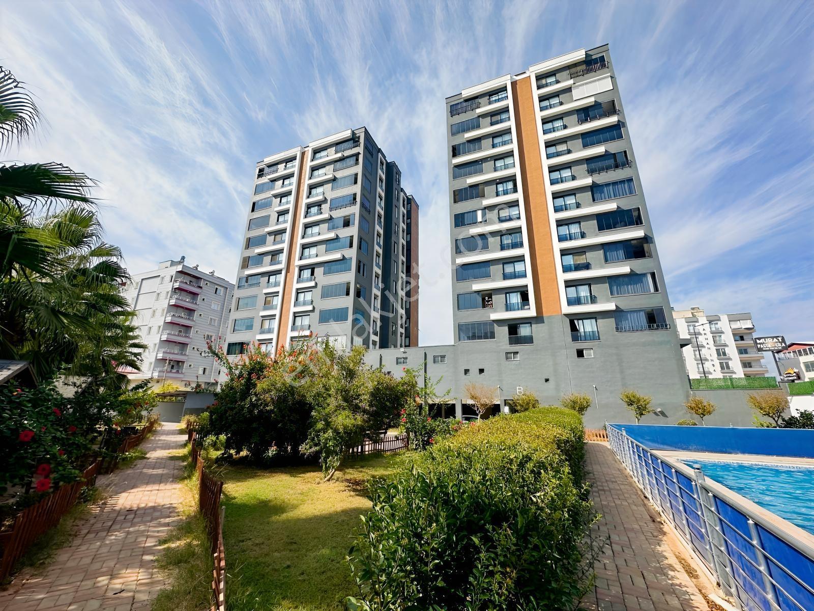 Erdemli'De Deniz Manzaralı Ultra Lüks 4+1 Satılık Daire