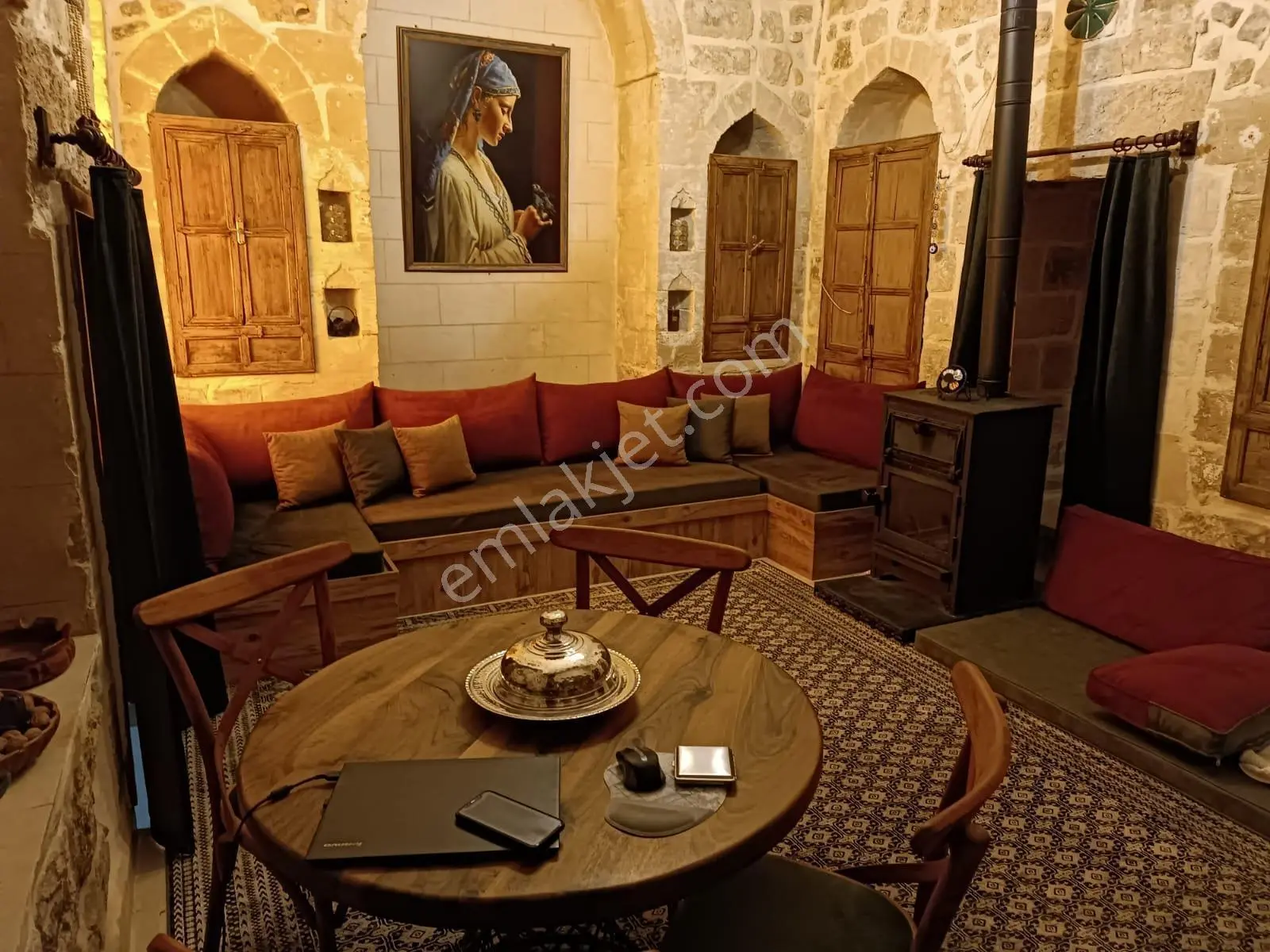 Mardin'de Otele Uygun Satılık Tarihi Taş Konak