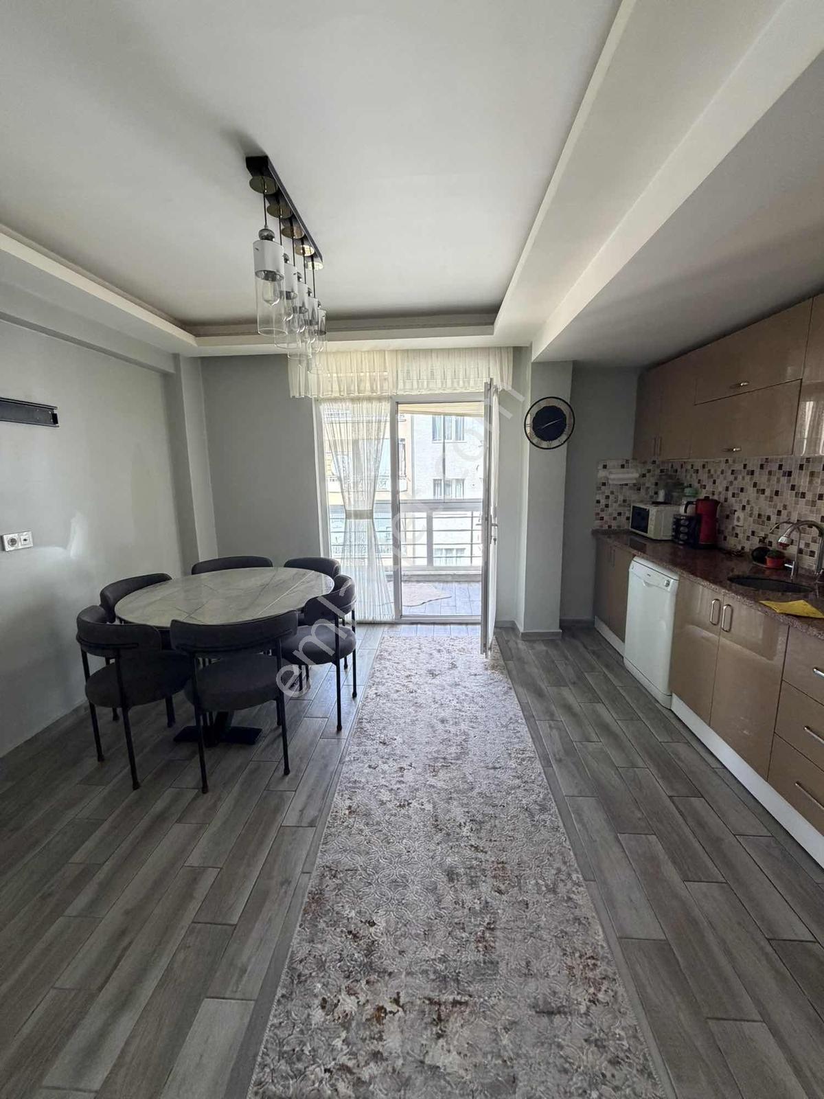 Om-gökmeydan Mah. Satılık Fırsat 3+1 Dublex Daire — fotoğraf 3