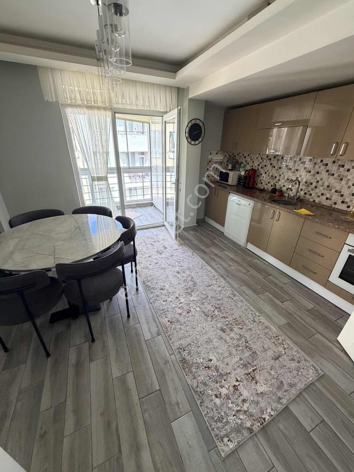 Om-gökmeydan Mah. Satılık Fırsat 3+1 Dublex Daire — fotoğraf 4