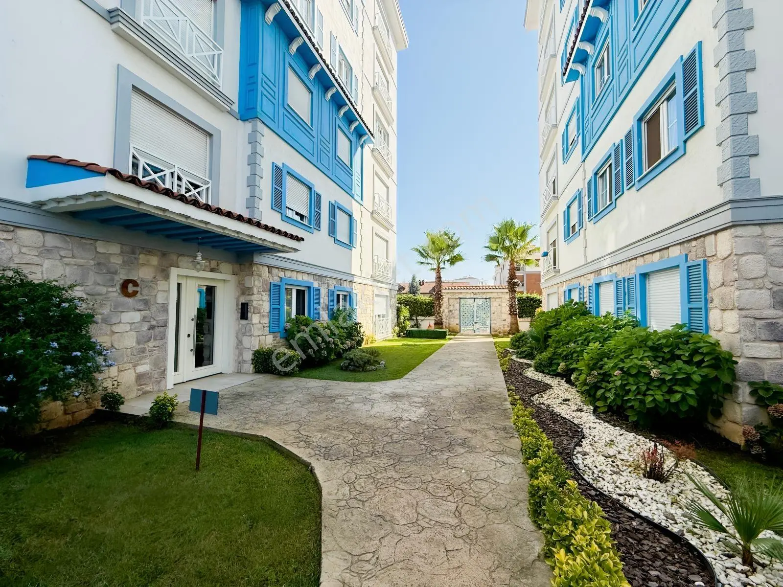 Cami Mahallesi Alaçatı Evleri-1'De Satılık 3+1 Daire