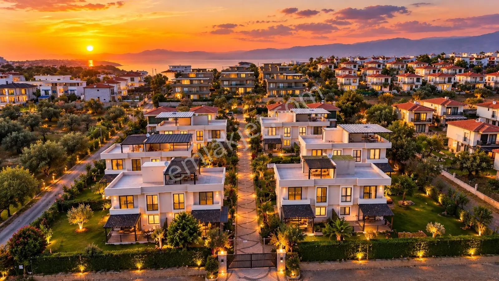 Onmax Karaağaç Bünül Sahilde 3+1 Site İçerisinde Satılık Villa — fotoğraf 2