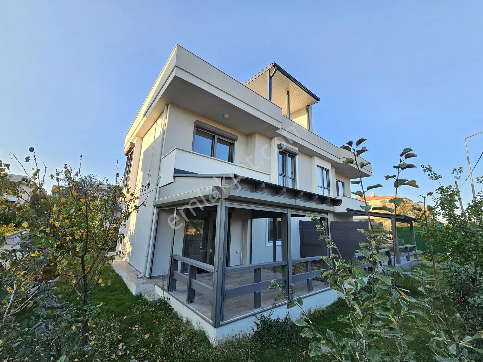 Onmax Karaağaç Bünül Sahilde 3+1 Site İçerisinde Satılık Villa — fotoğraf 3