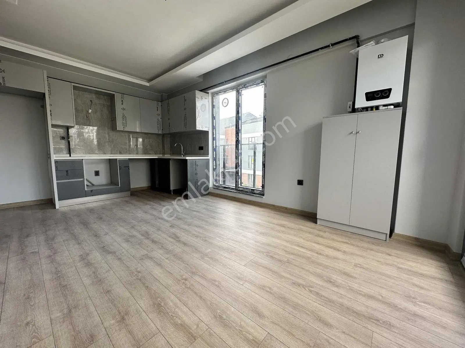 Alaçatıdan Bulvardibi Arakat İskanlı Yatırımlık Ve Oturumluk 1+1 — fotoğraf 10