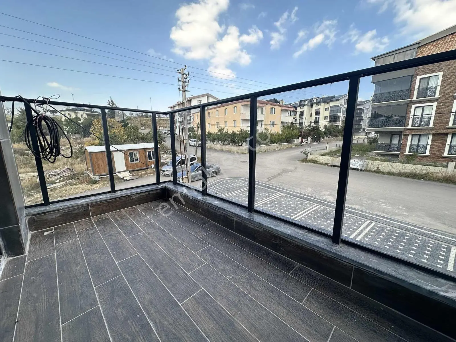 Alaçatıdan Bulvardibi Arakat İskanlı Yatırımlık Ve Oturumluk 1+1 — fotoğraf 24