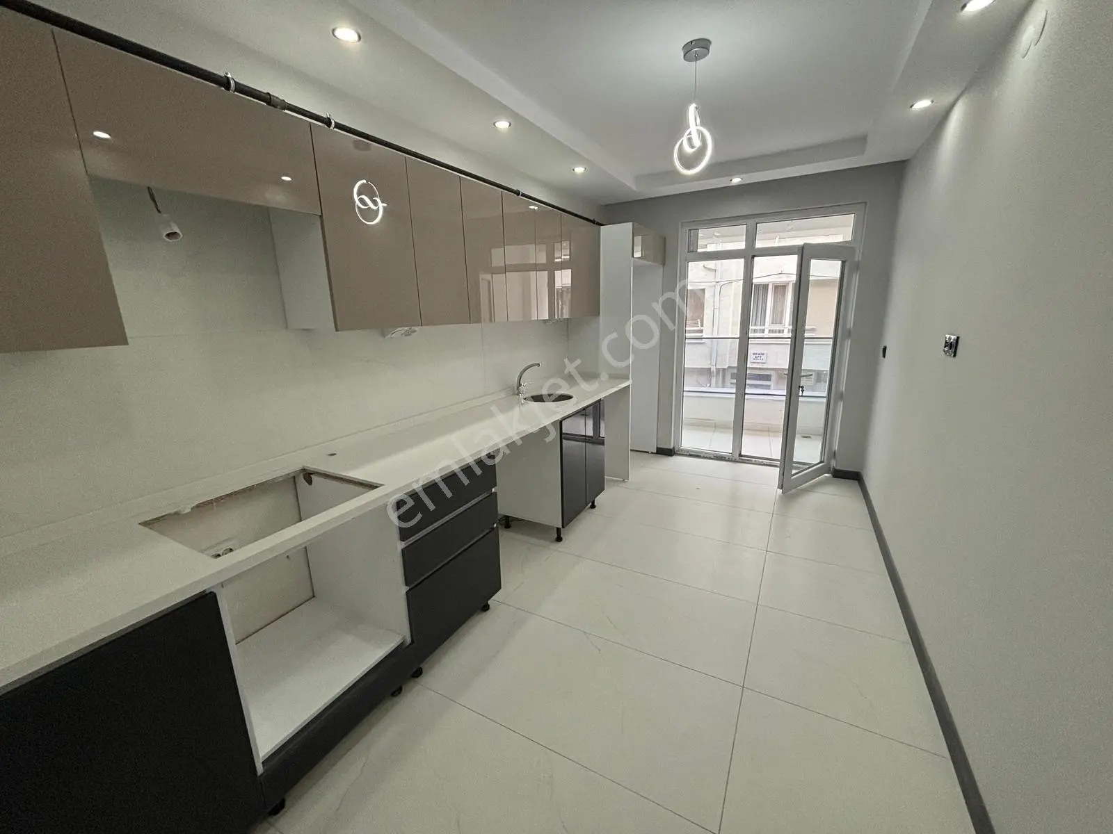 110M2 Lüx 2+1 Ebeveyn Banyo Yerden Isıtma Balkon Full Teslim