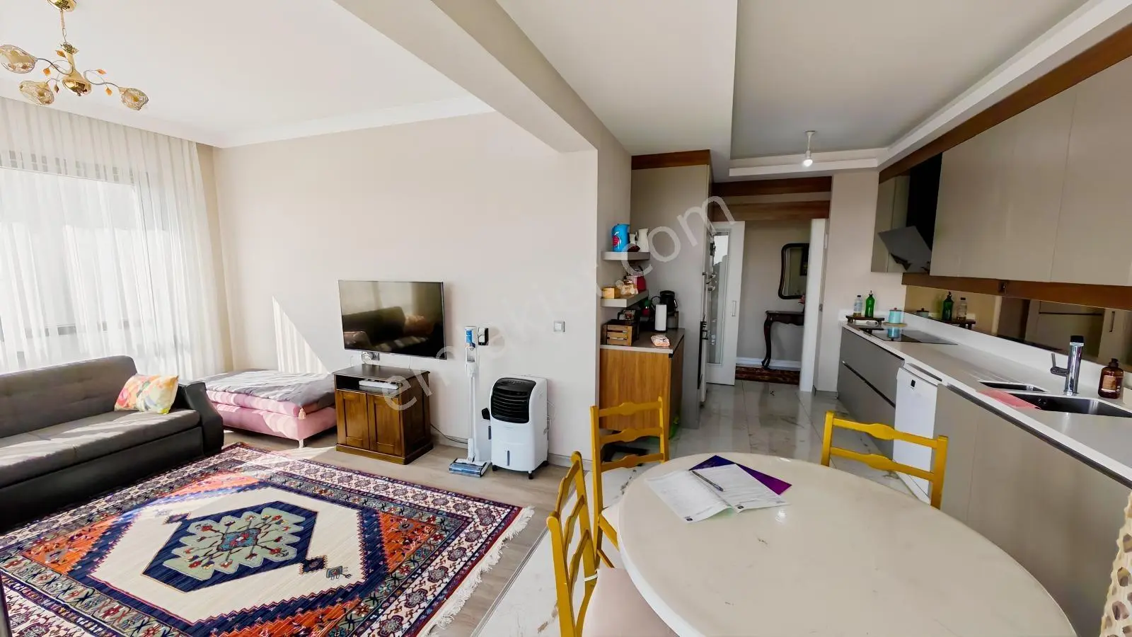 Yenimahalle Cumhuriyet Mah. De Havuzlu Sitede 4+1 Satılık Daire