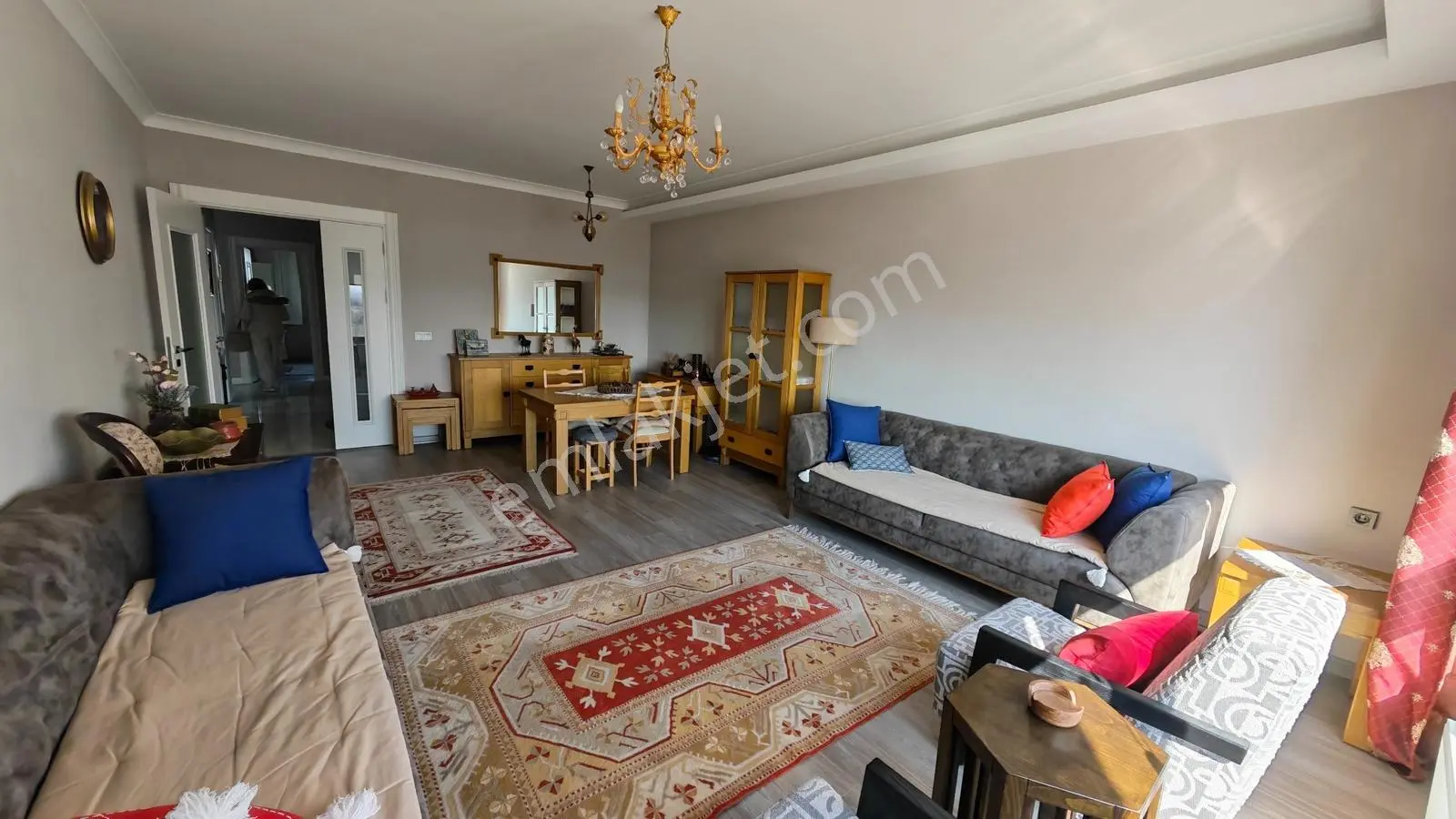 Yenimahalle Cumhuriyet Mah. De Havuzlu Sitede 4+1 Satılık Daire — fotoğraf 2