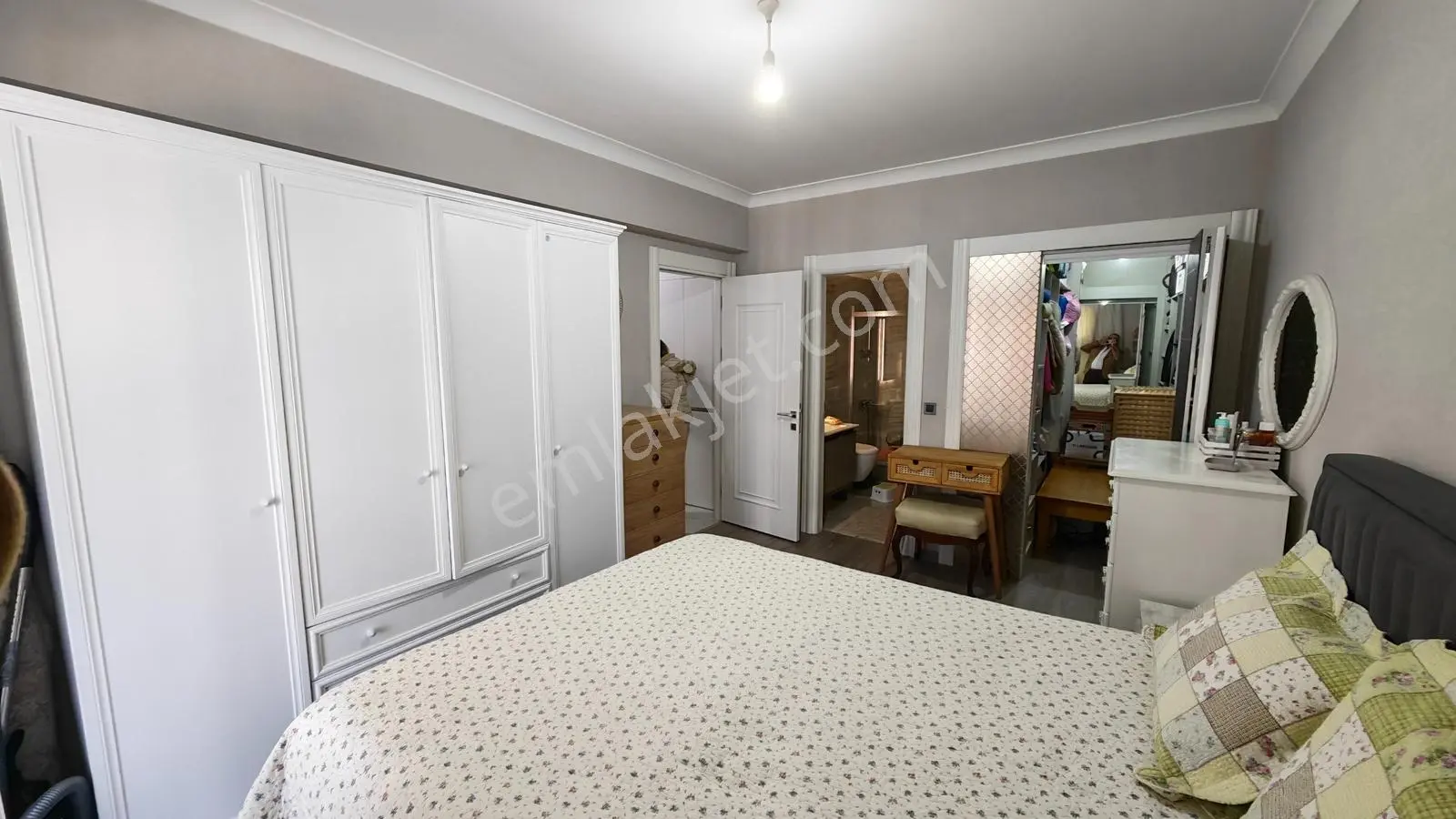 Yenimahalle Cumhuriyet Mah. De Havuzlu Sitede 4+1 Satılık Daire — fotoğraf 6