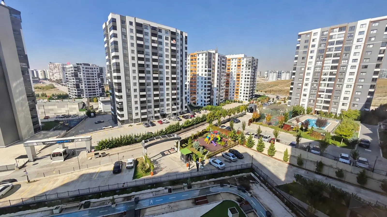 Yenimahalle Cumhuriyet Mah. De Havuzlu Sitede 4+1 Satılık Daire — fotoğraf 22
