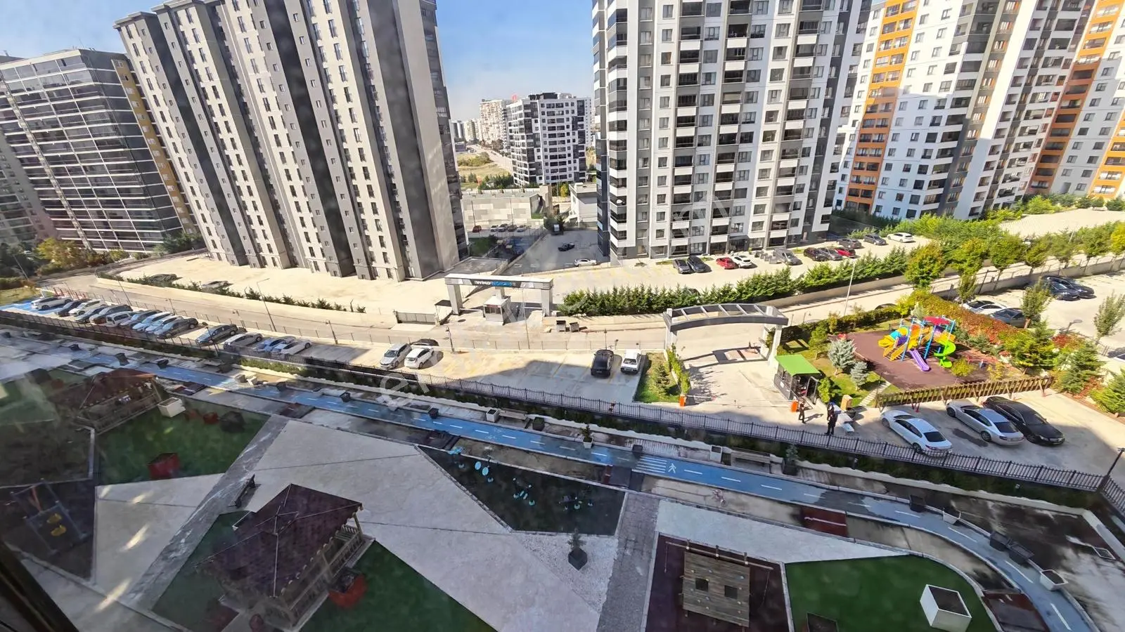 Yenimahalle Cumhuriyet Mah. De Havuzlu Sitede 4+1 Satılık Daire — fotoğraf 24