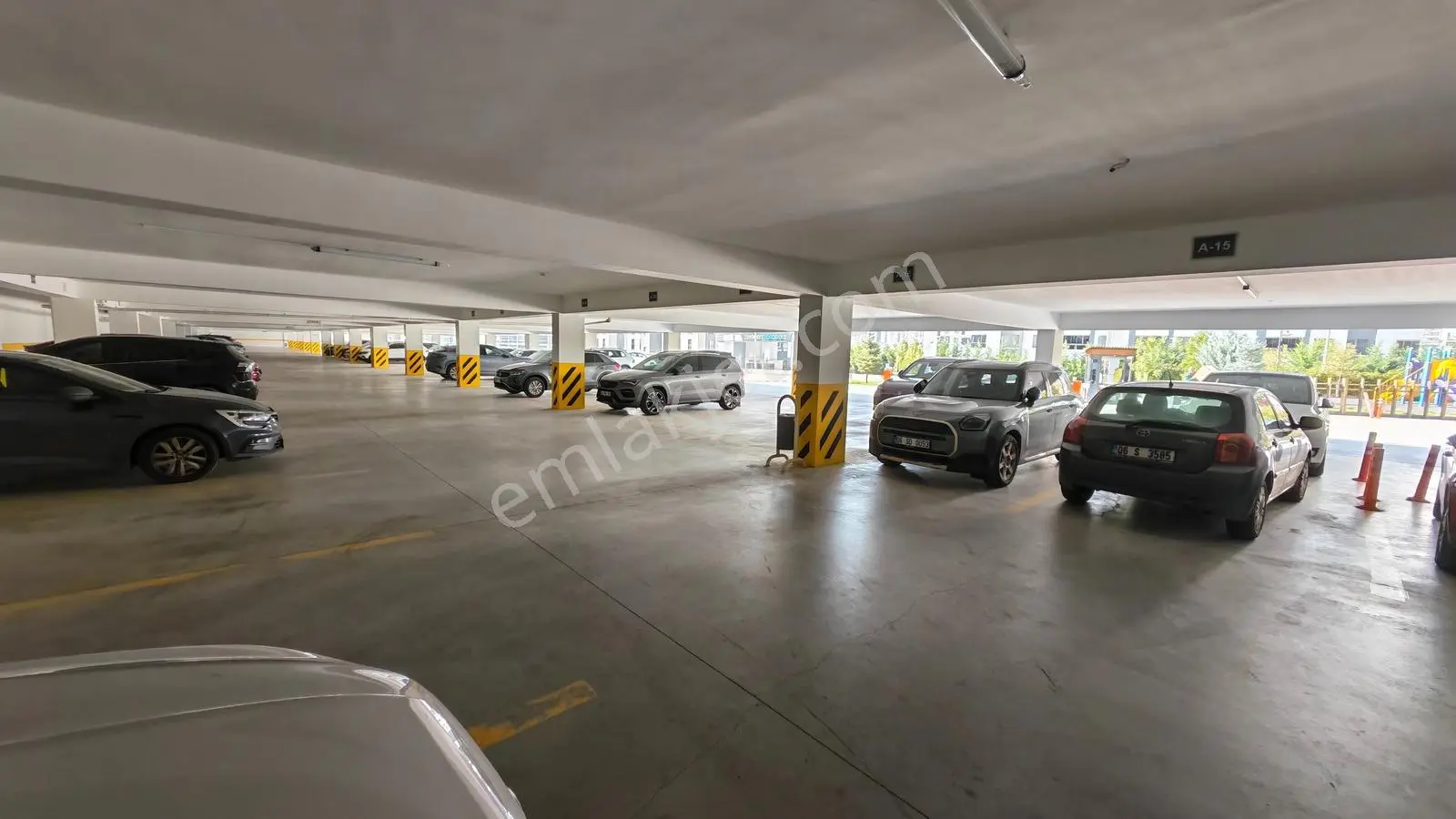 Yenimahalle Cumhuriyet Mah. De Havuzlu Sitede 4+1 Satılık Daire — fotoğraf 33