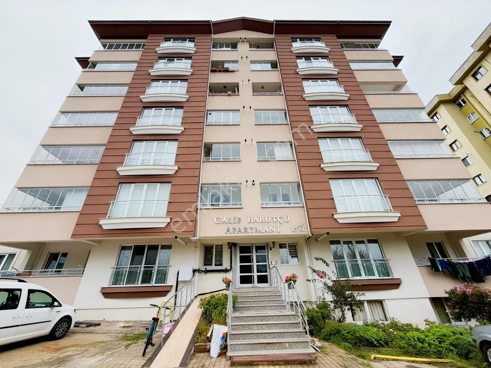 Mabel'den Galip Barutçu Apt. Satılık 3+1 170 M2 Geniş Daire — fotoğraf 2