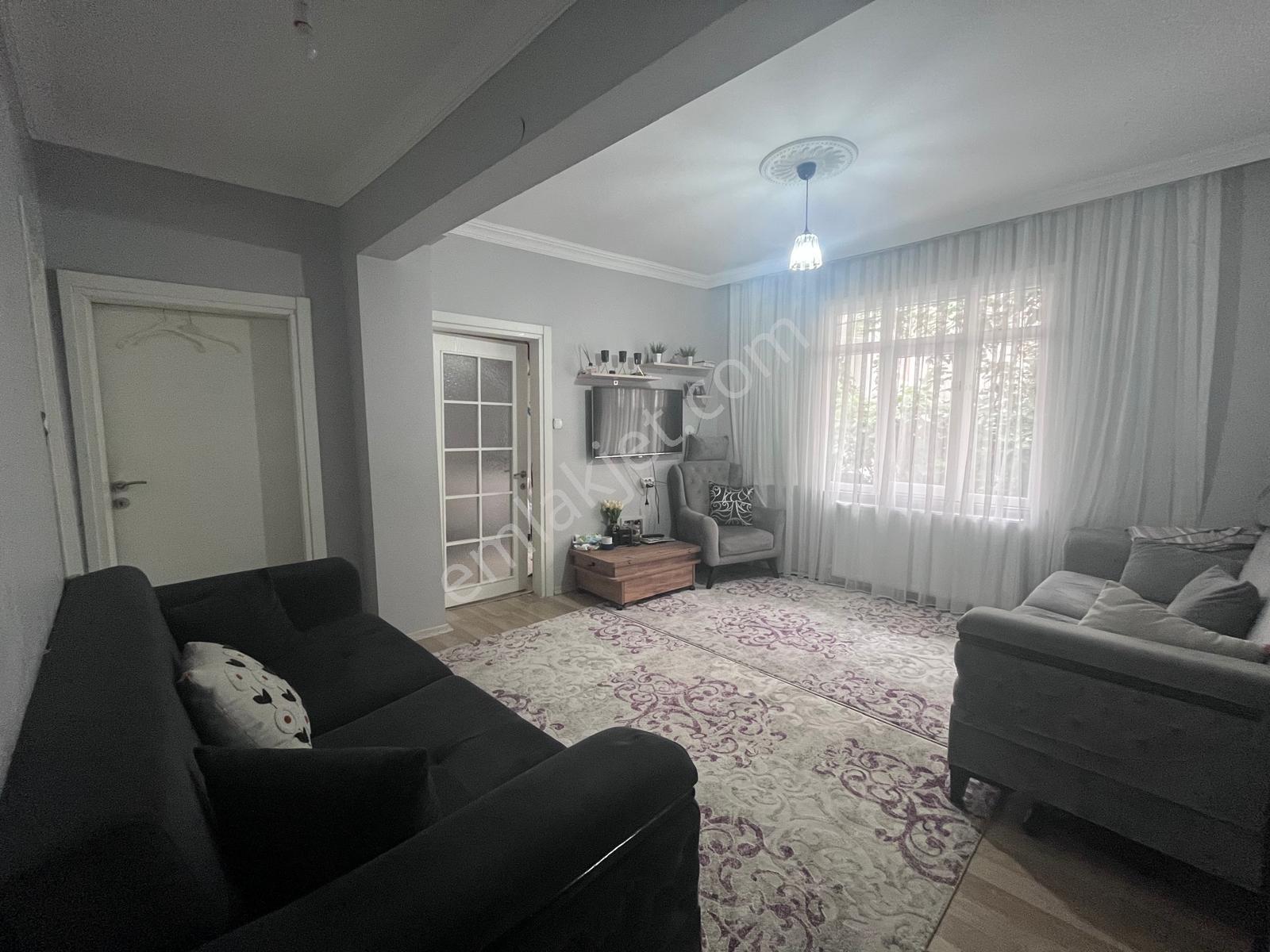 Söğütlü Çeşme'De 2,5+1 85M2 Geniş Ferah Arakat Daire