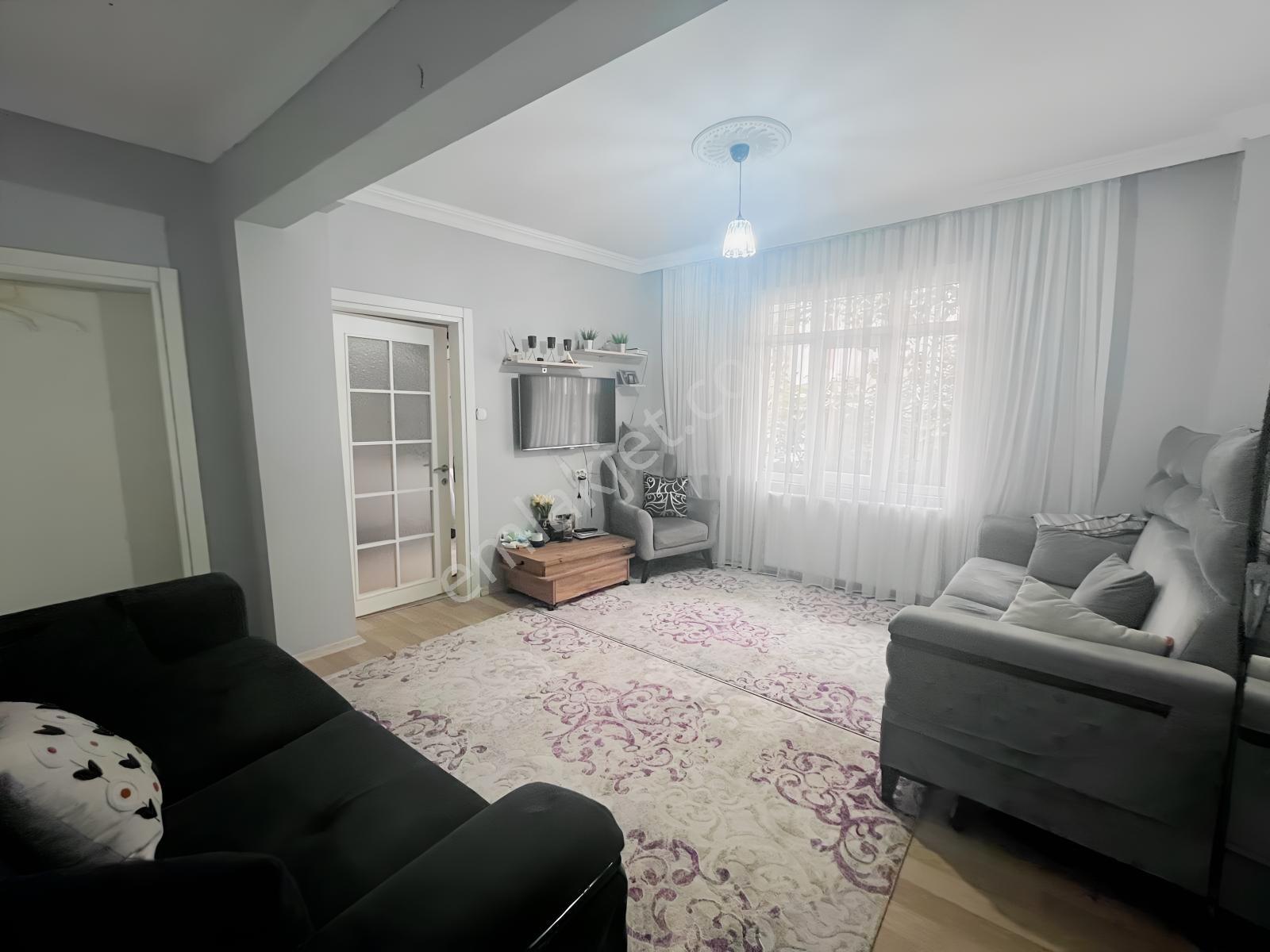 Söğütlü Çeşme'de 2,5+1 85m2 Geniş Ferah Arakat Daire — fotoğraf 3