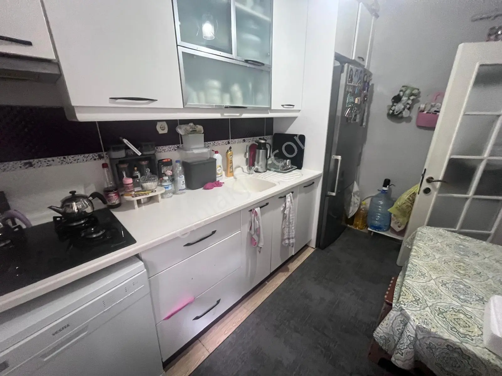 Söğütlü Çeşme'de 2,5+1 85m2 Geniş Ferah Arakat Daire — fotoğraf 11