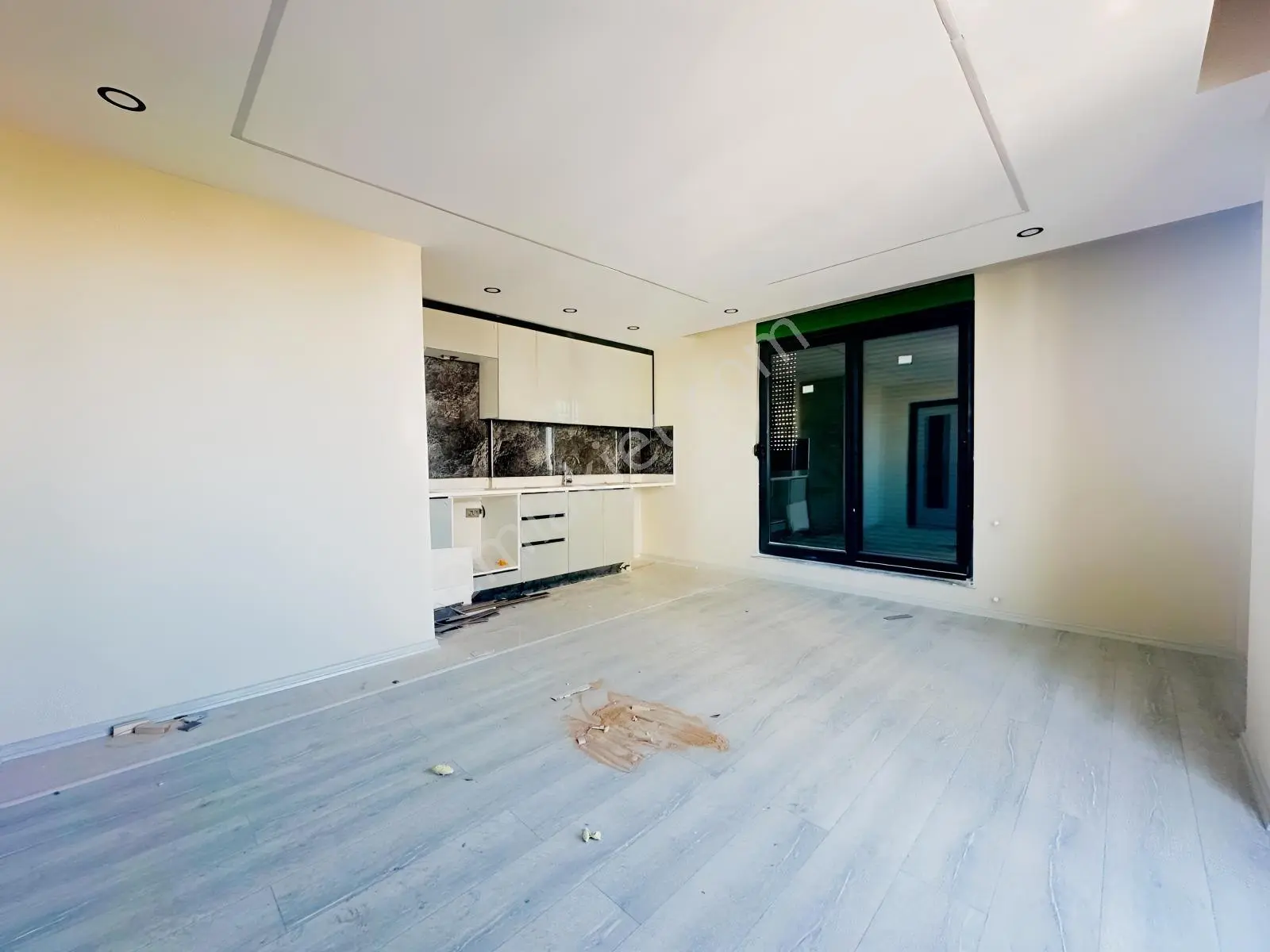 Fevziçakmak Mah.Sıfır 3.Kat 1+1 75 M² Asansörlü Daire