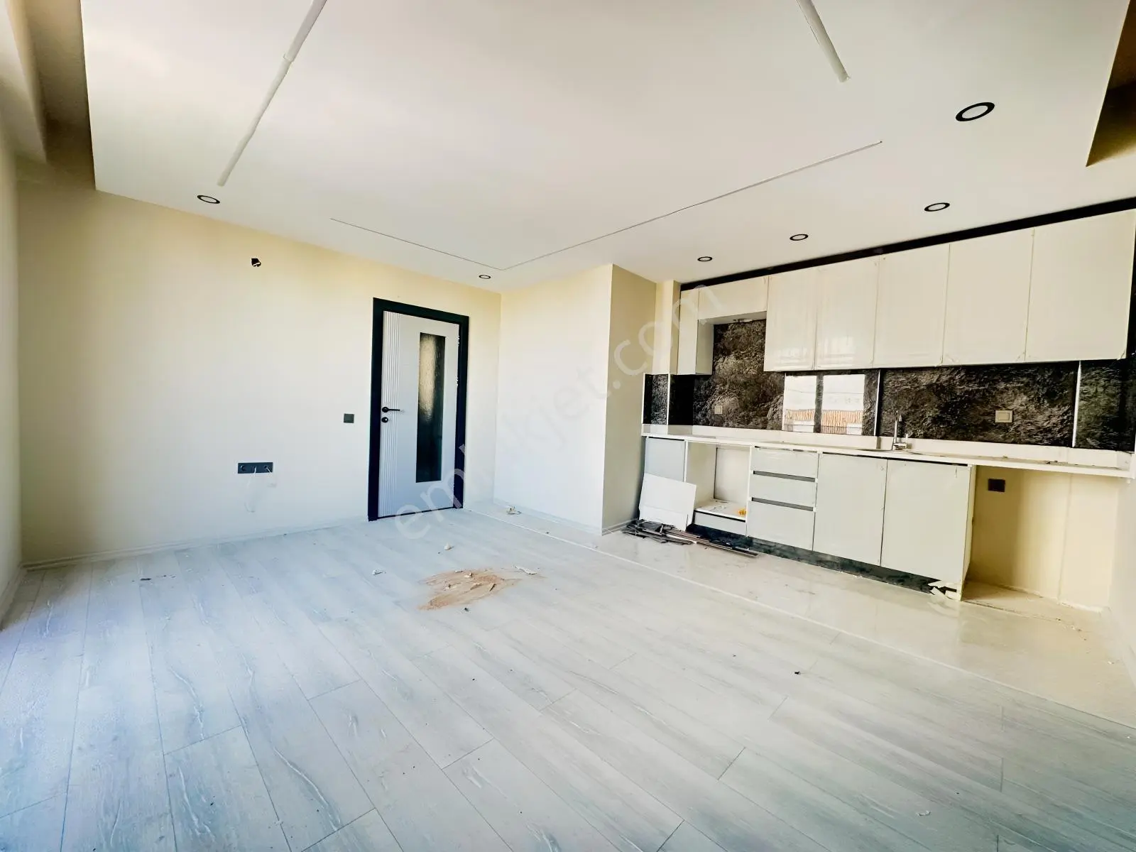 Fevziçakmak Mah.sıfır 3.kat 1+1 75 M² Asansörlü Daire — fotoğraf 2