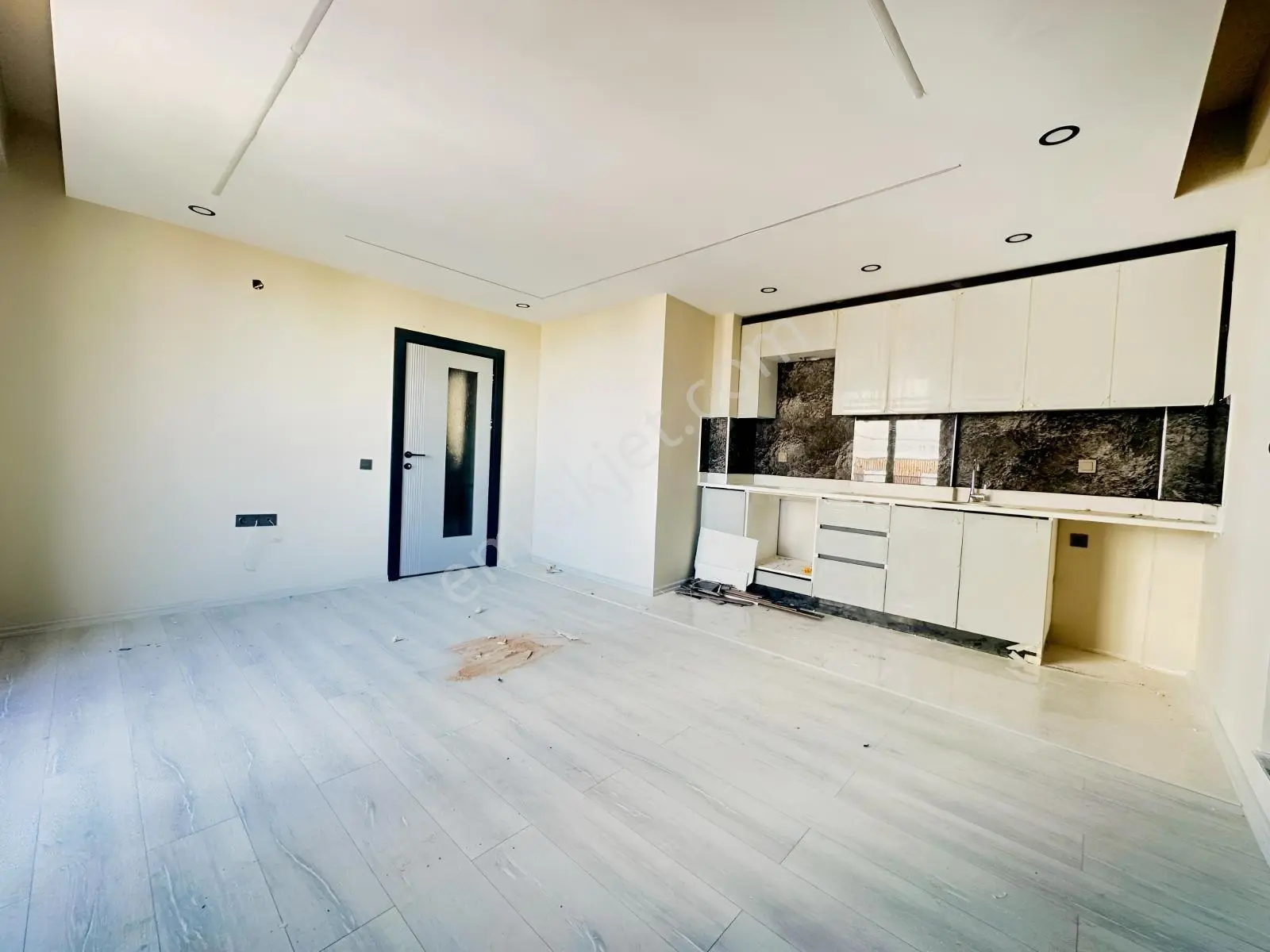 Fevziçakmak Mah.sıfır 3.kat 1+1 75 M² Asansörlü Daire — fotoğraf 17