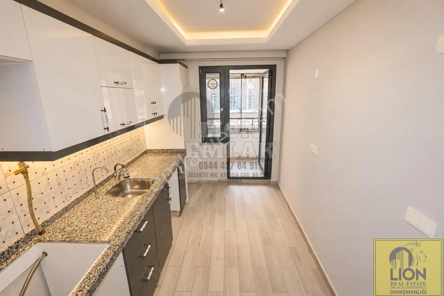 Lıon Emlak'tan 600 Evler'de Arakat,balkonlu Satılık 2+1 Daire — fotoğraf 5