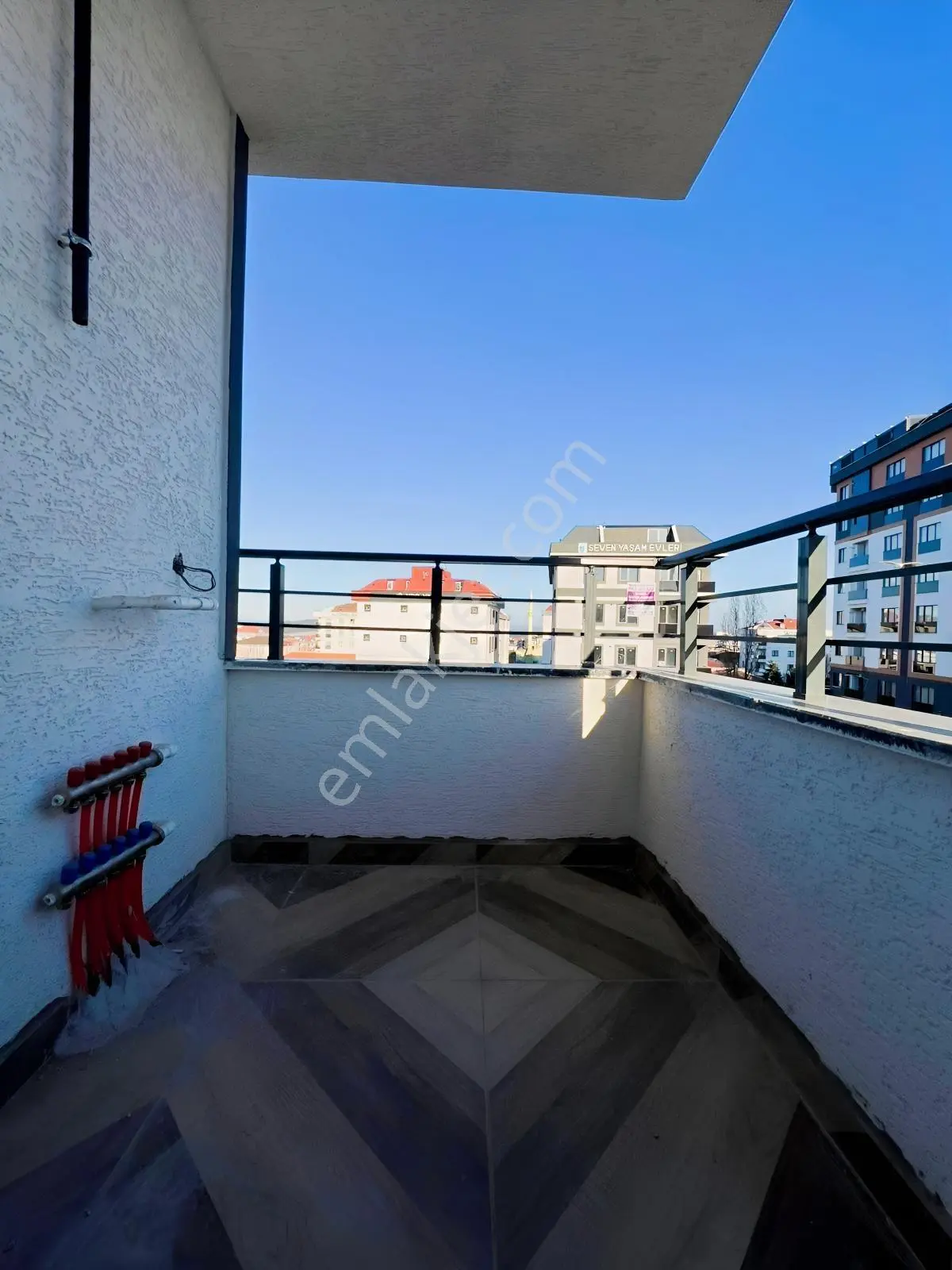 Antalya Caddesi'nde Cadde Cepheli! Oturuma Hazır Ebeveynli 2+1 — fotoğraf 5