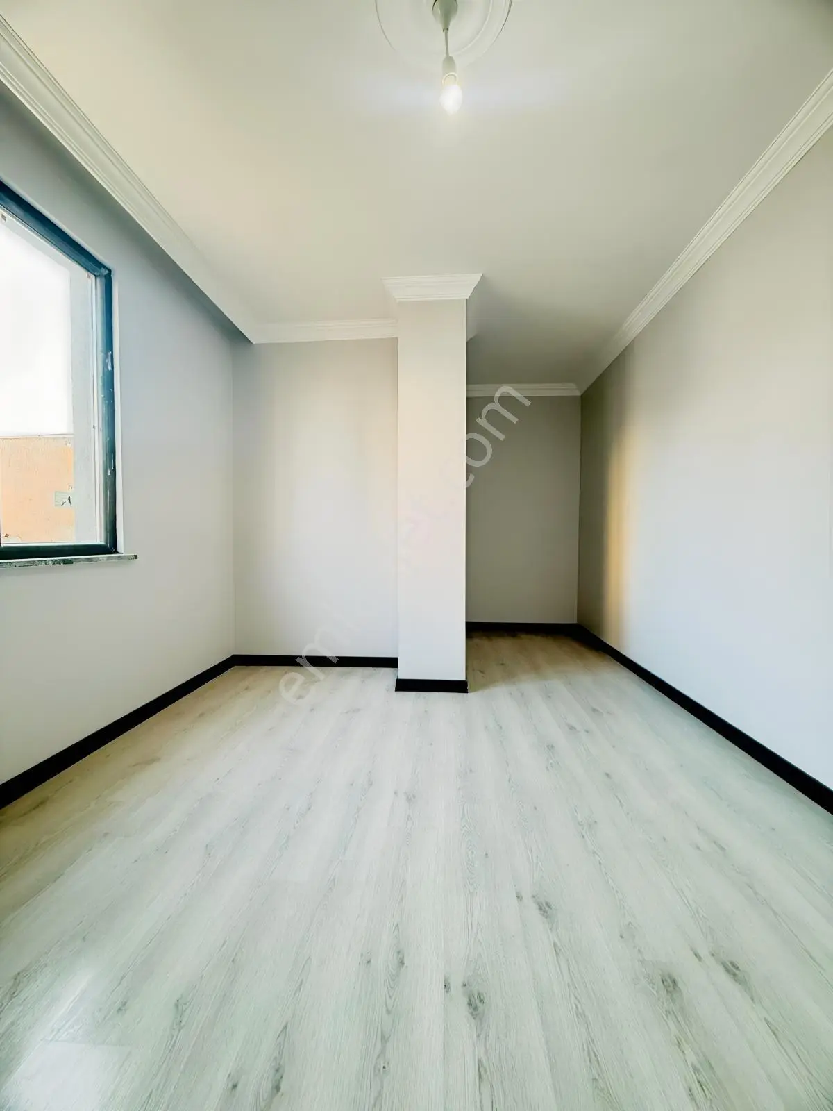 Antalya Caddesi'nde Cadde Cepheli! Oturuma Hazır Ebeveynli 2+1 — fotoğraf 9