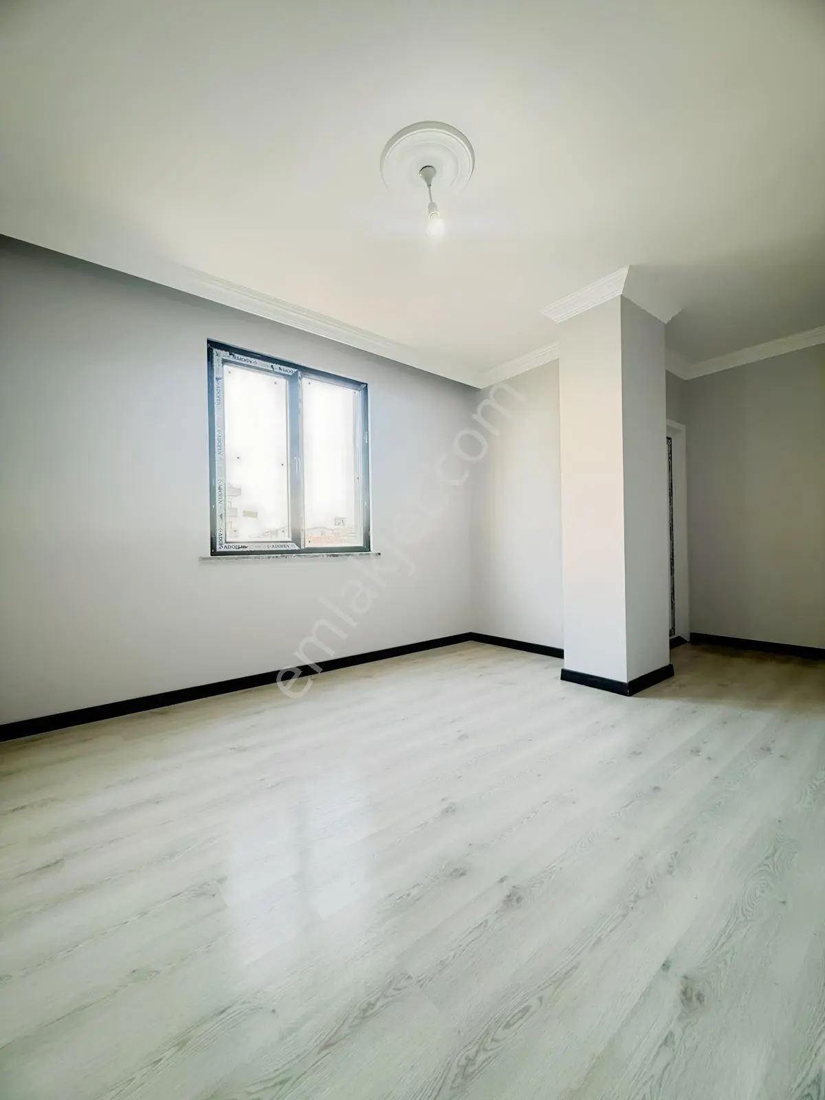 Antalya Caddesi'nde Cadde Cepheli! Oturuma Hazır Ebeveynli 2+1 — fotoğraf 16
