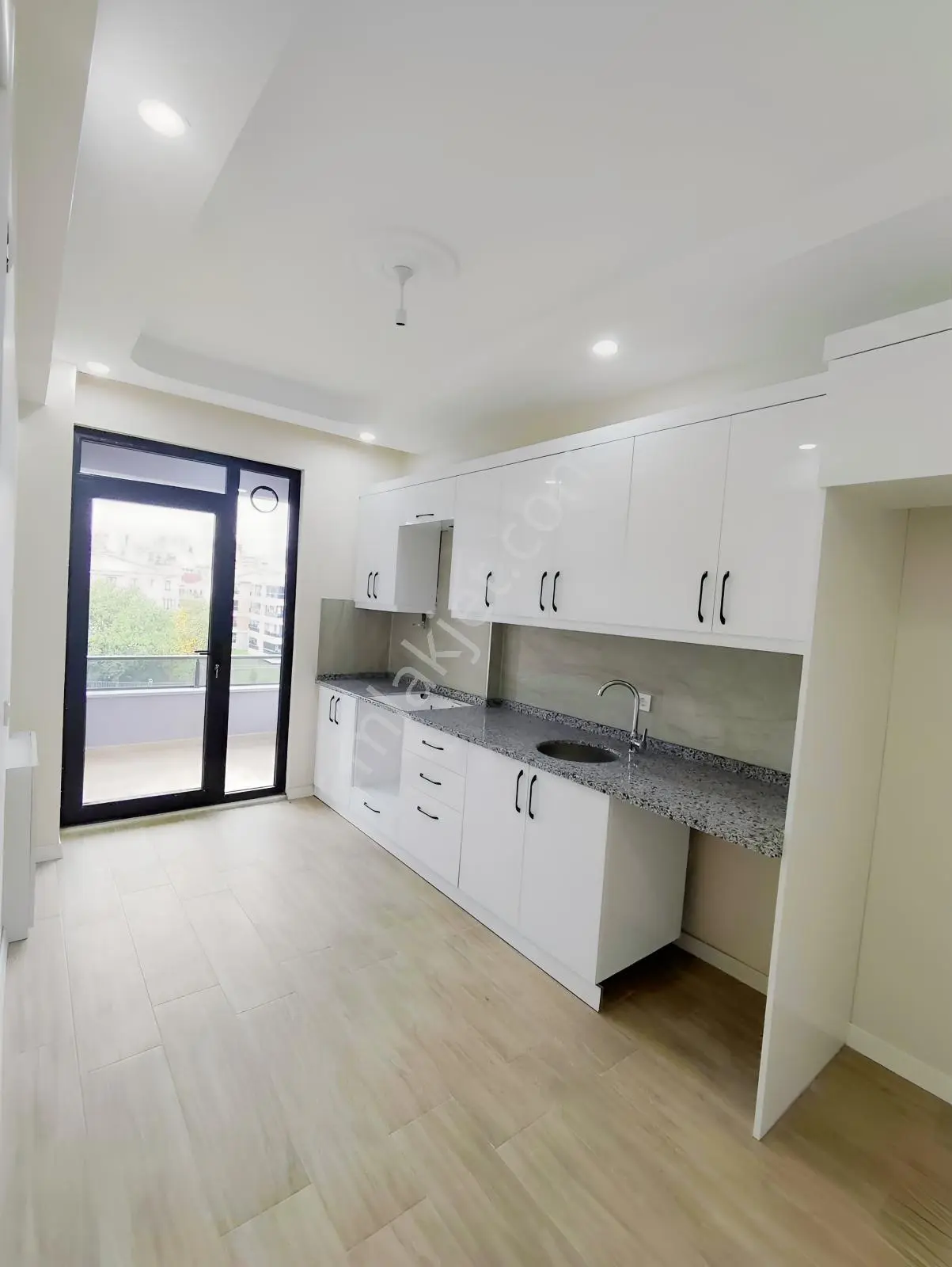 Çiftlikköy'de Doğa Manzaralı, Teraslı 3+1 Satılık Dubleks Daire — fotoğraf 5