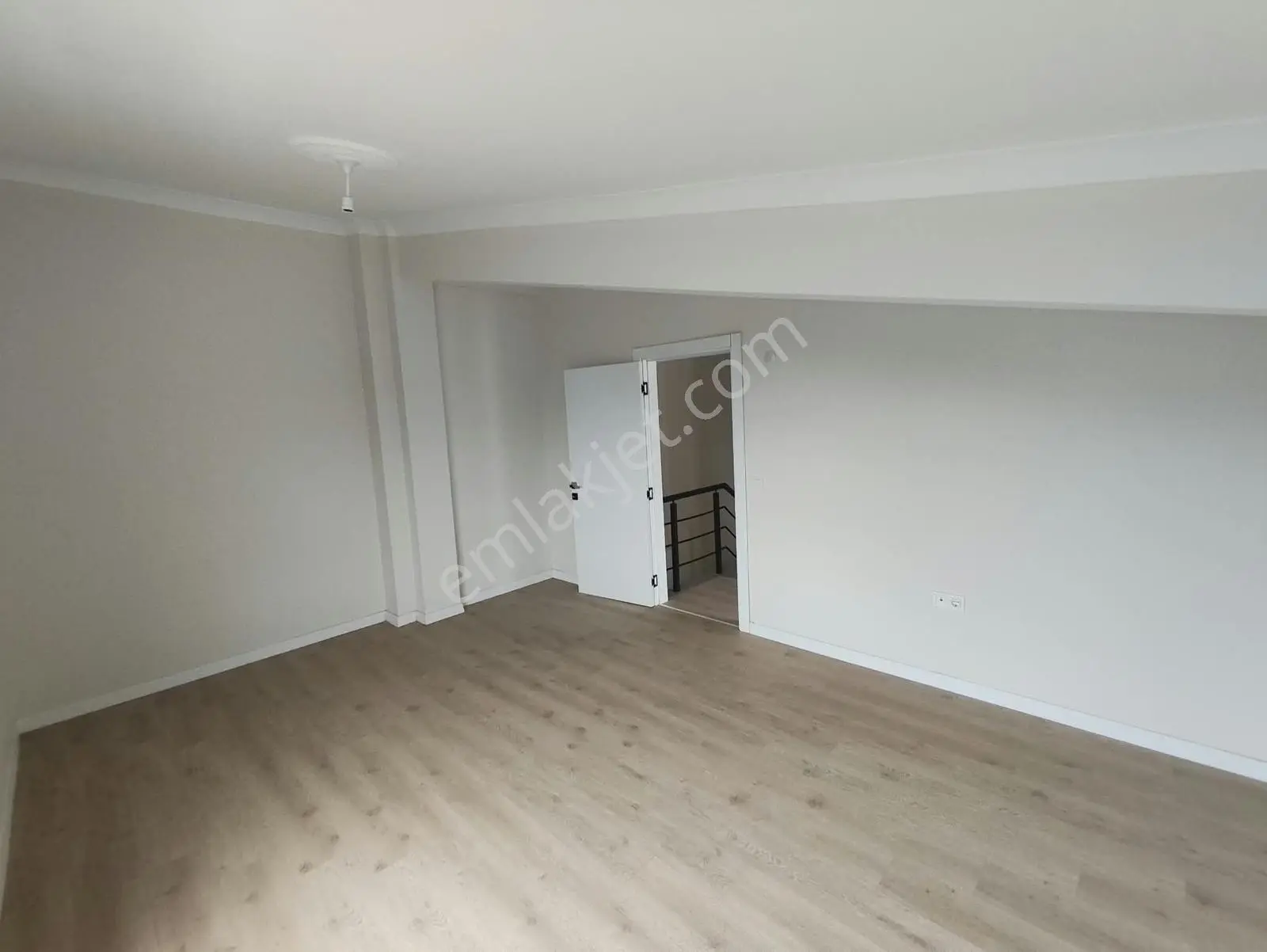 Çiftlikköy'de Doğa Manzaralı, Teraslı 3+1 Satılık Dubleks Daire — fotoğraf 6