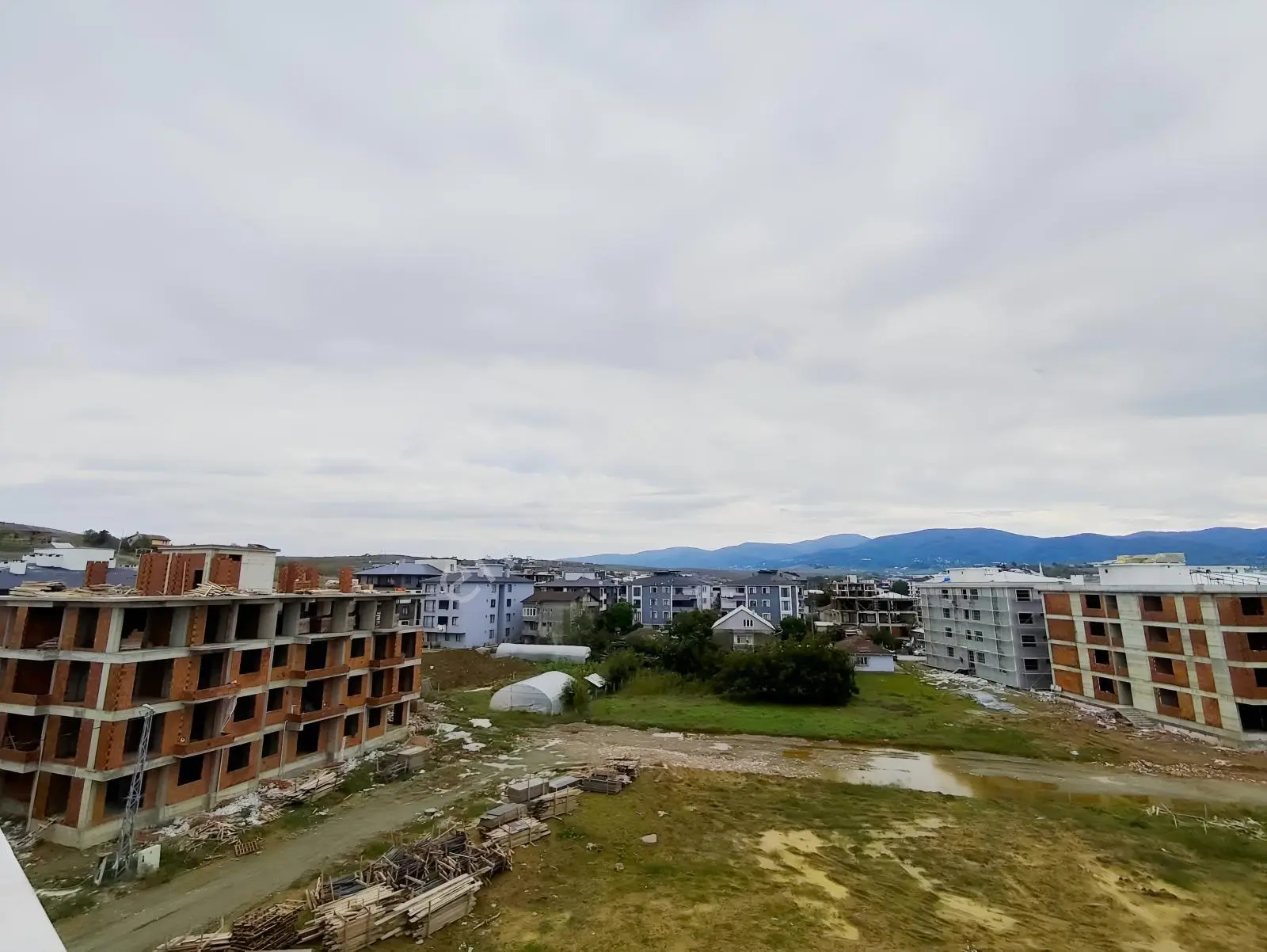 Çiftlikköy'de Doğa Manzaralı, Teraslı 3+1 Satılık Dubleks Daire — fotoğraf 25