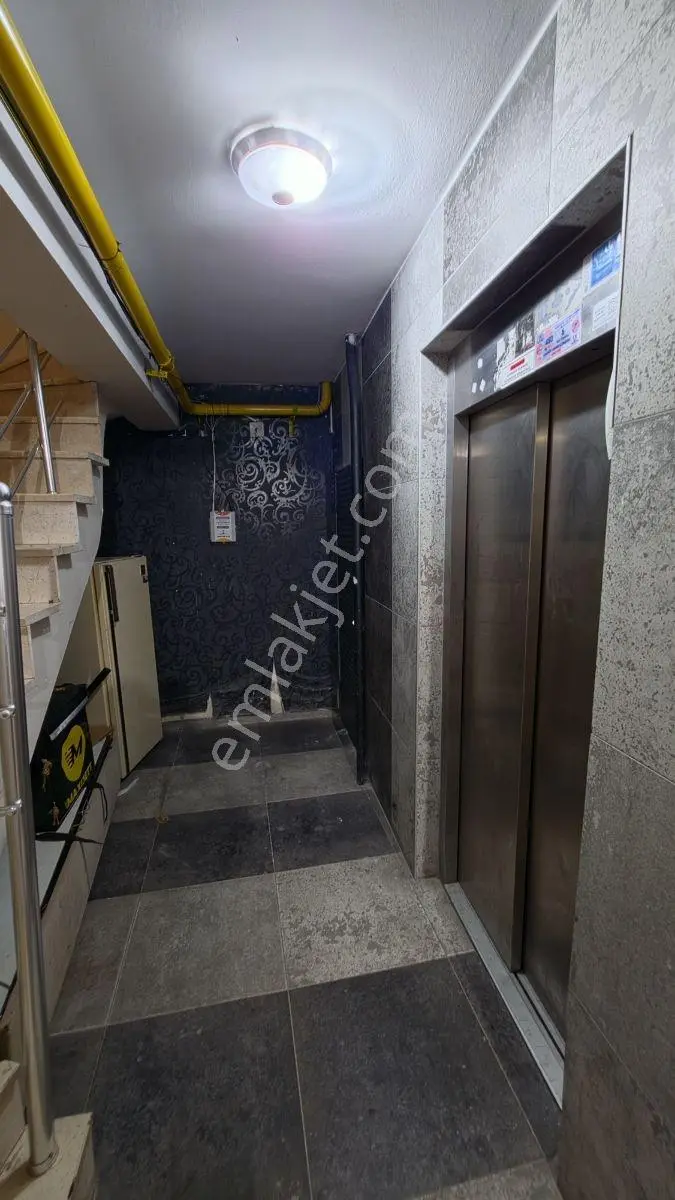 Yenıbaglar Mah Merkezı Konum Satılık Arakat Asansrlu 1+1 Esyalı — fotoğraf 3