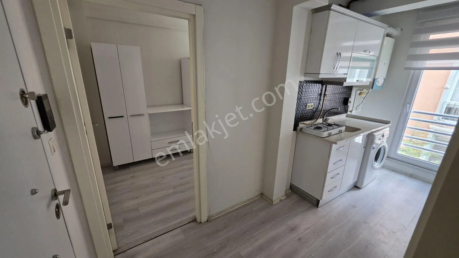 Yenıbaglar Mah Merkezı Konum Satılık Arakat Asansrlu 1+1 Esyalı — fotoğraf 11