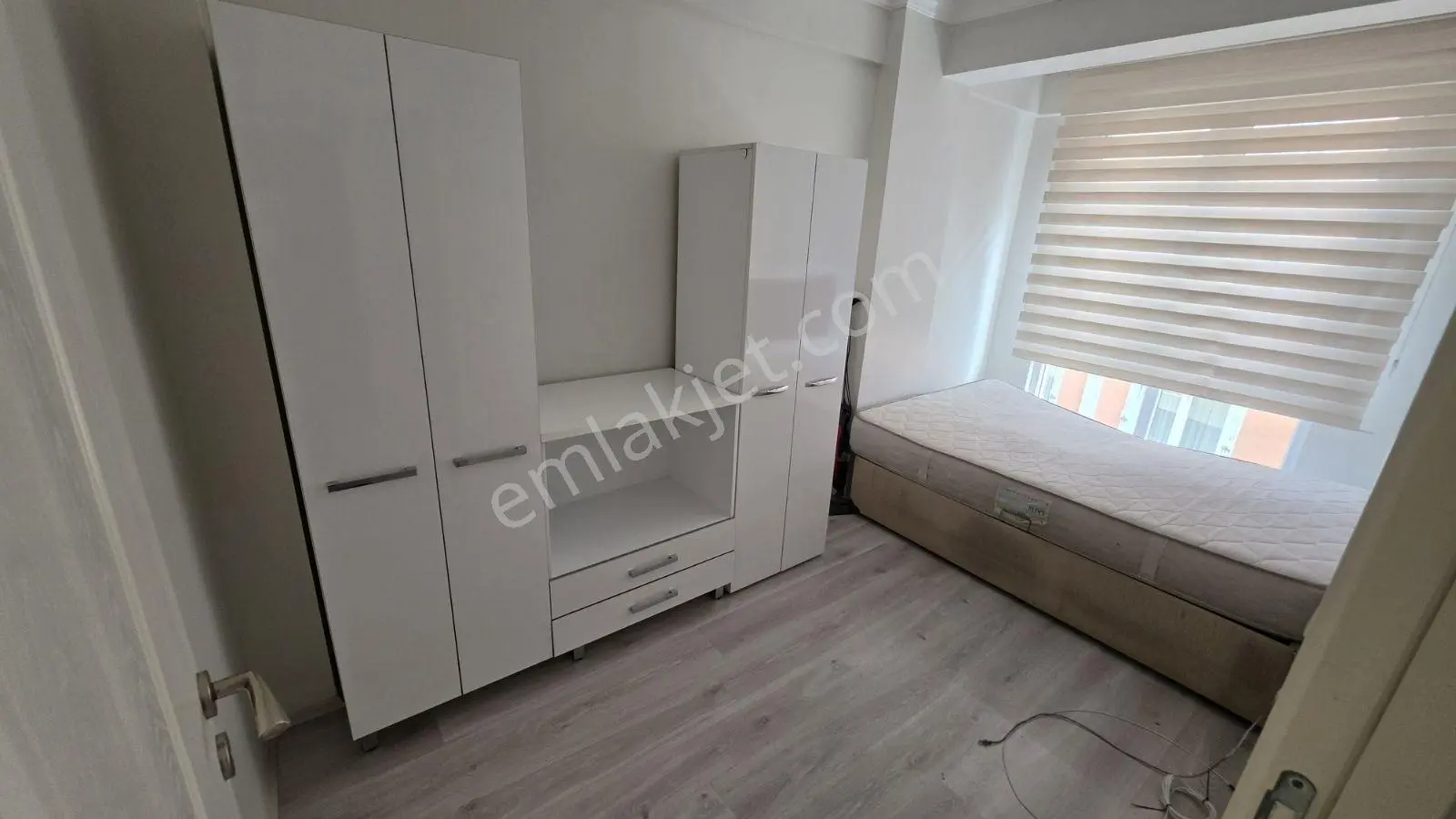 Yenıbaglar Mah Merkezı Konum Satılık Arakat Asansrlu 1+1 Esyalı — fotoğraf 12