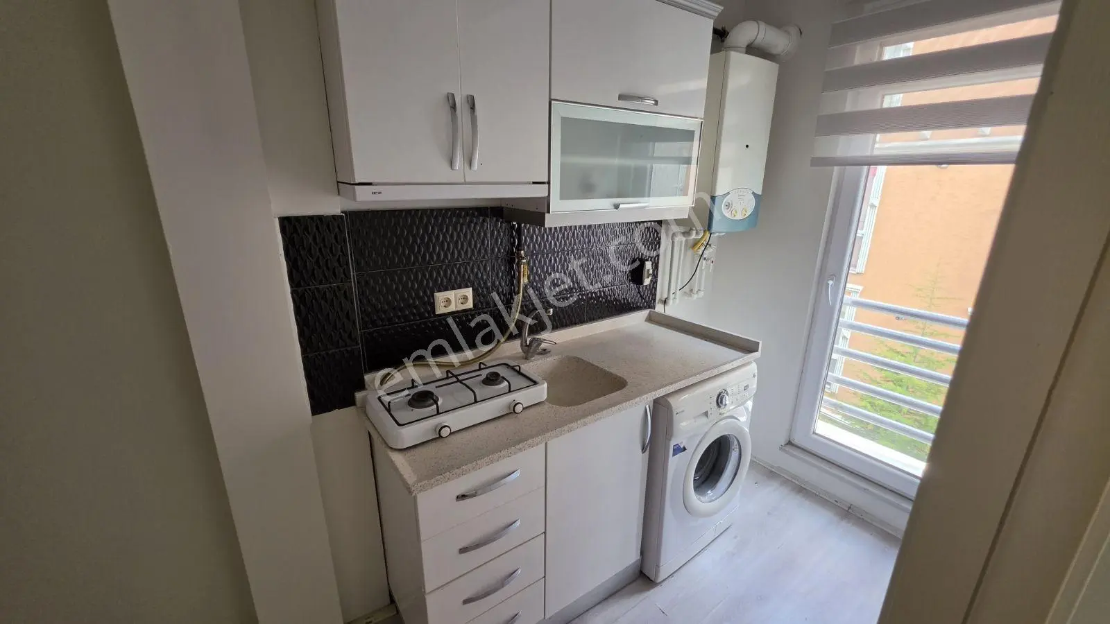 Yenıbaglar Mah Merkezı Konum Satılık Arakat Asansrlu 1+1 Esyalı — fotoğraf 16